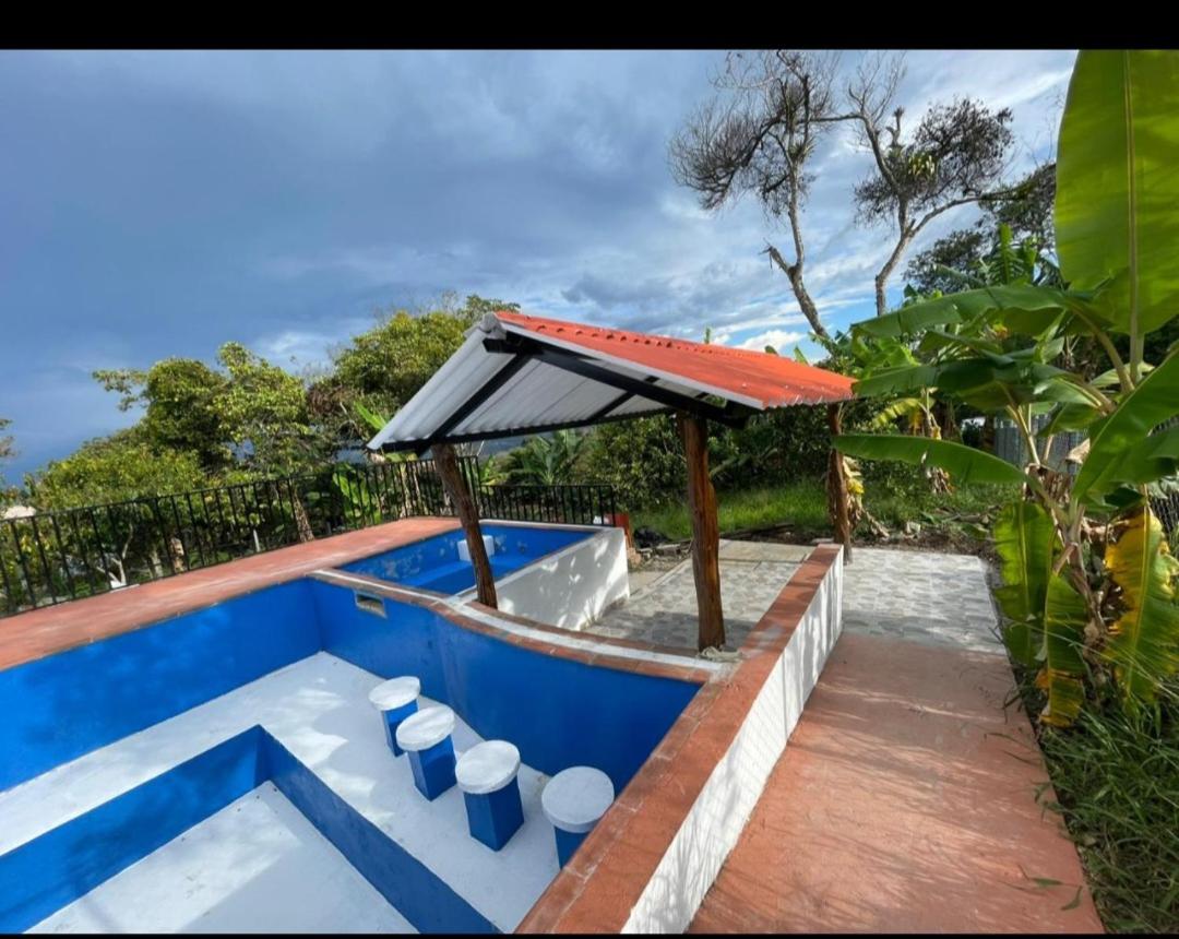 cabaña barbosa-velez con piscina