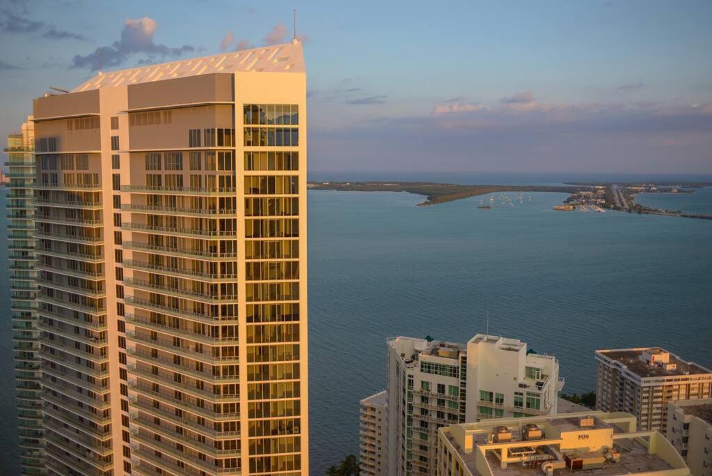 Lovely upscale Condo Gorgeous View 2bd 2bath in Brickell