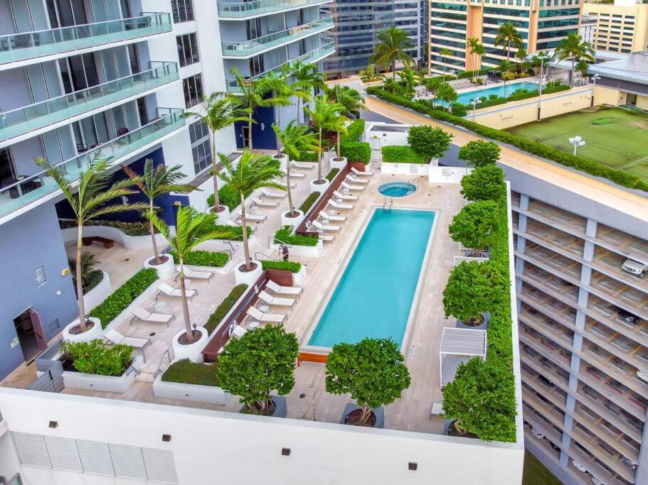 Lovely upscale Condo Gorgeous View 2bd 2bath in Brickell