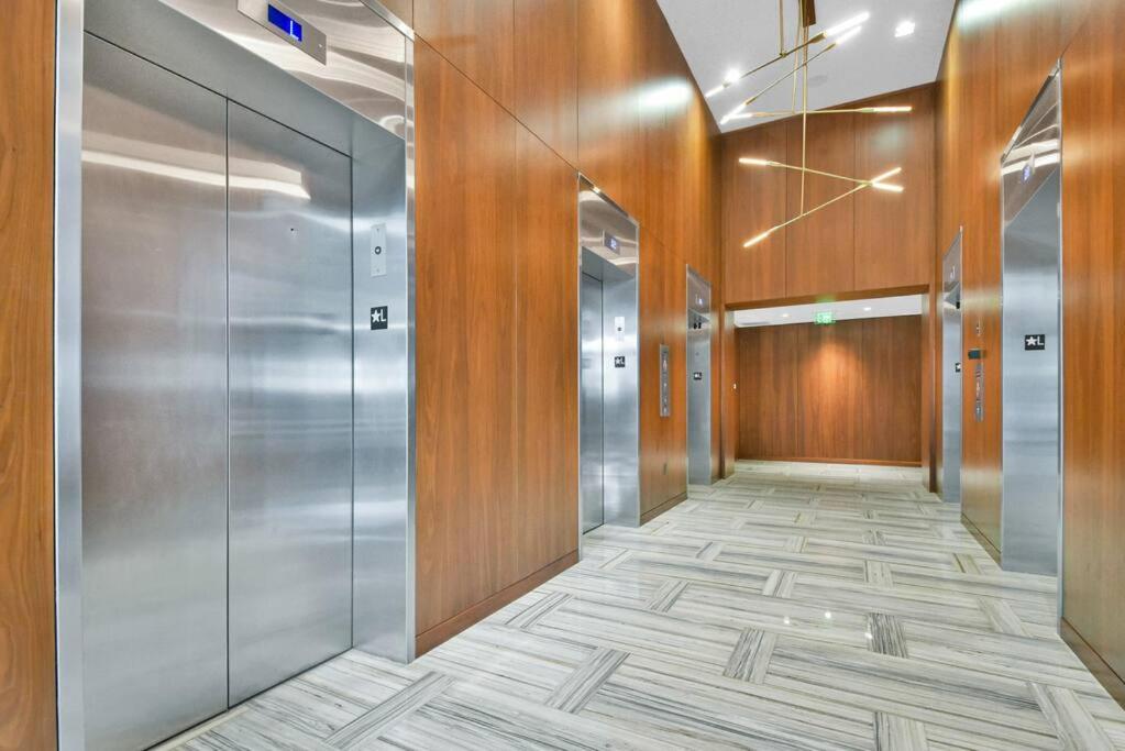 Lovely upscale Condo Gorgeous View 2bd 2bath in Brickell