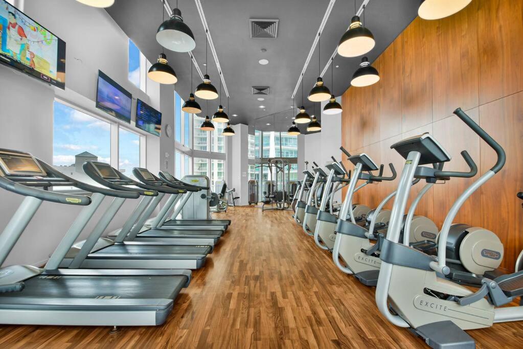 Lovely upscale Condo Gorgeous View 2bd 2bath in Brickell