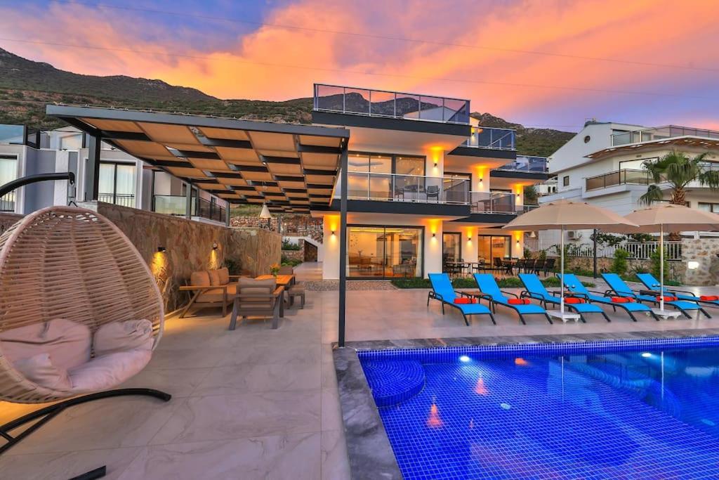 Villa July