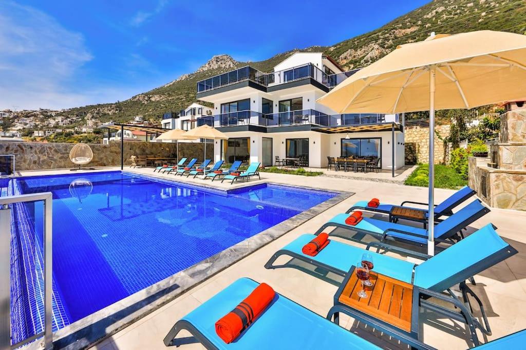 Villa July