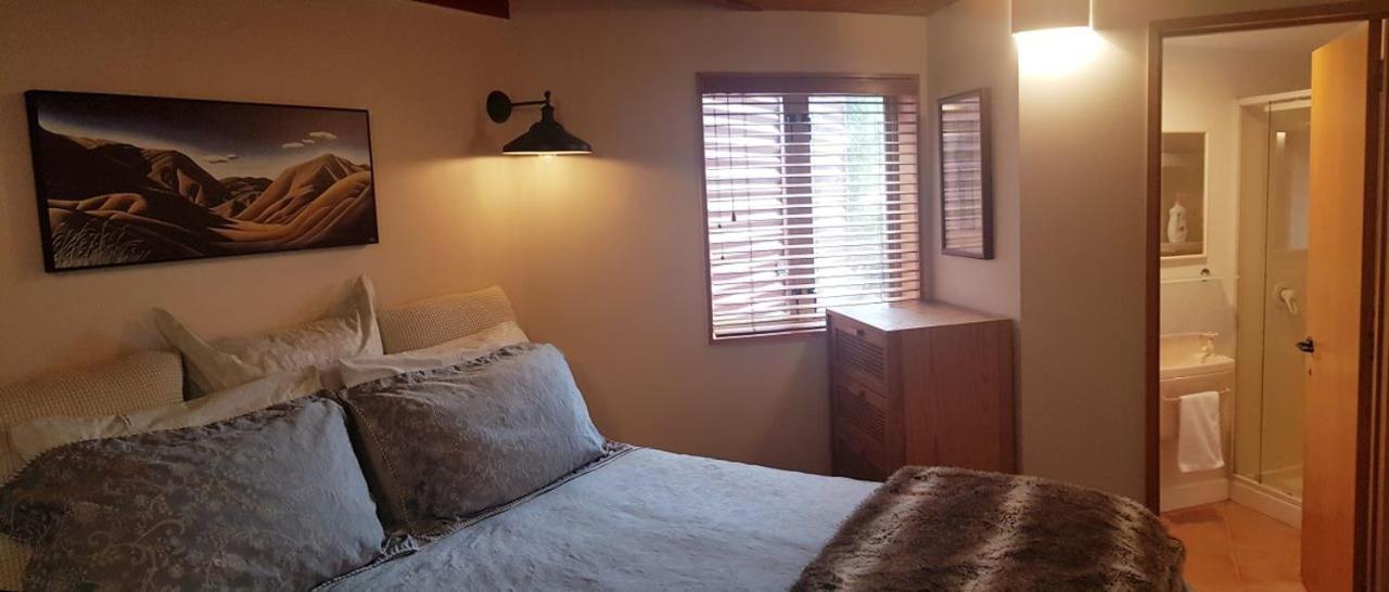 Villa 10 - Room in a Central Stylish Apartment view 5