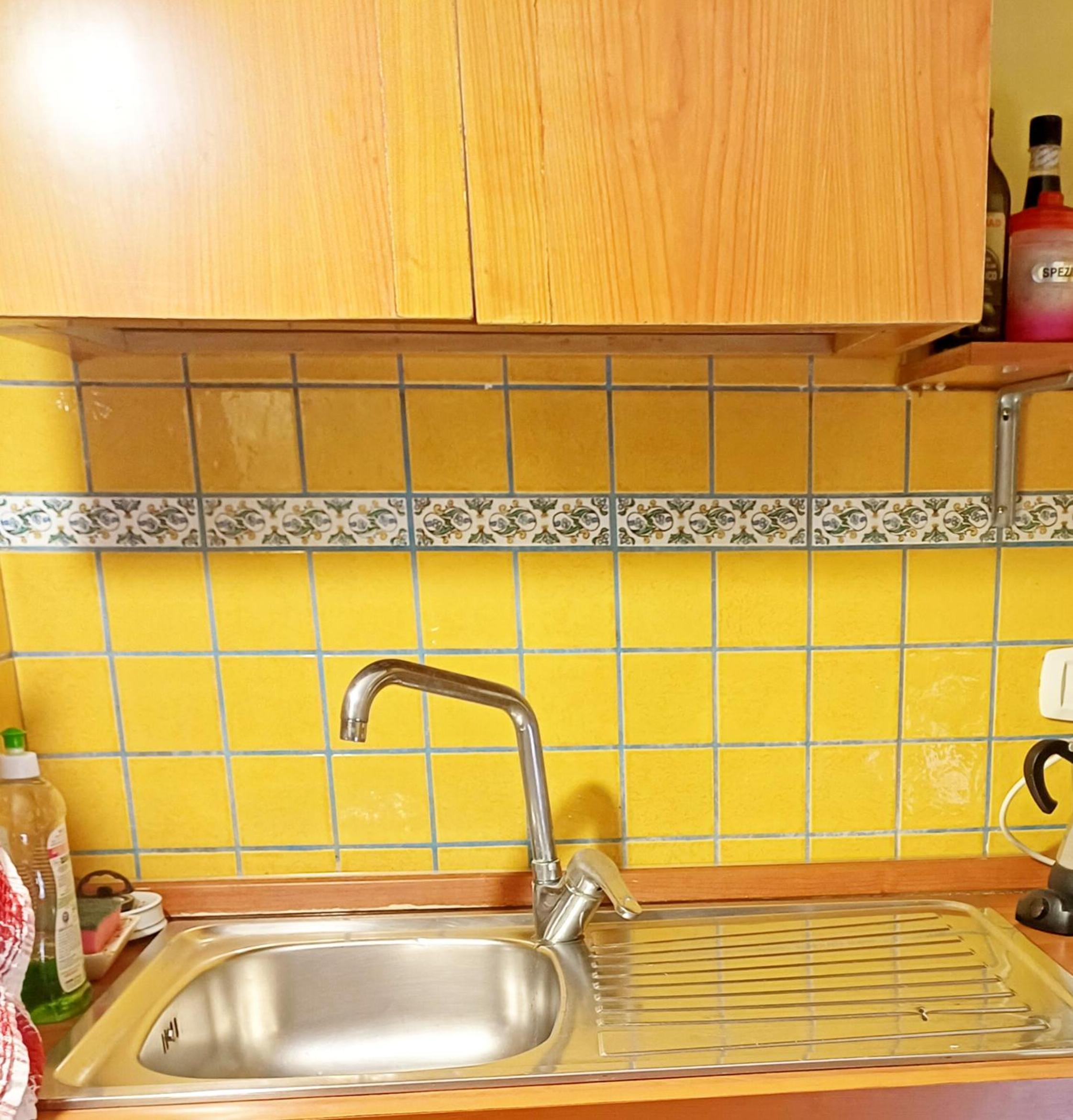 GoldenCube Guest House