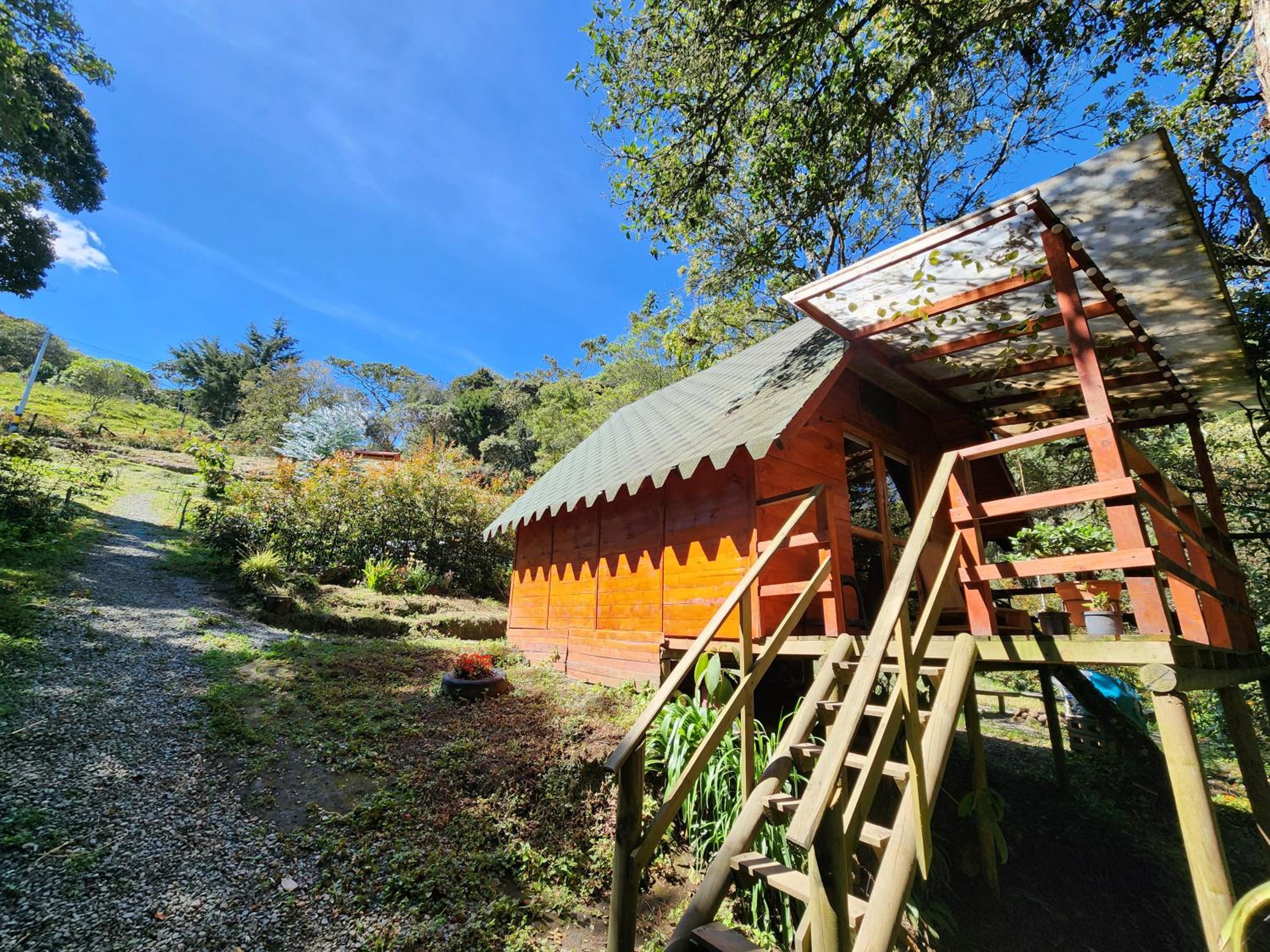 Cabaña en la Naturaleza con Jacuzzi - Santa Elena