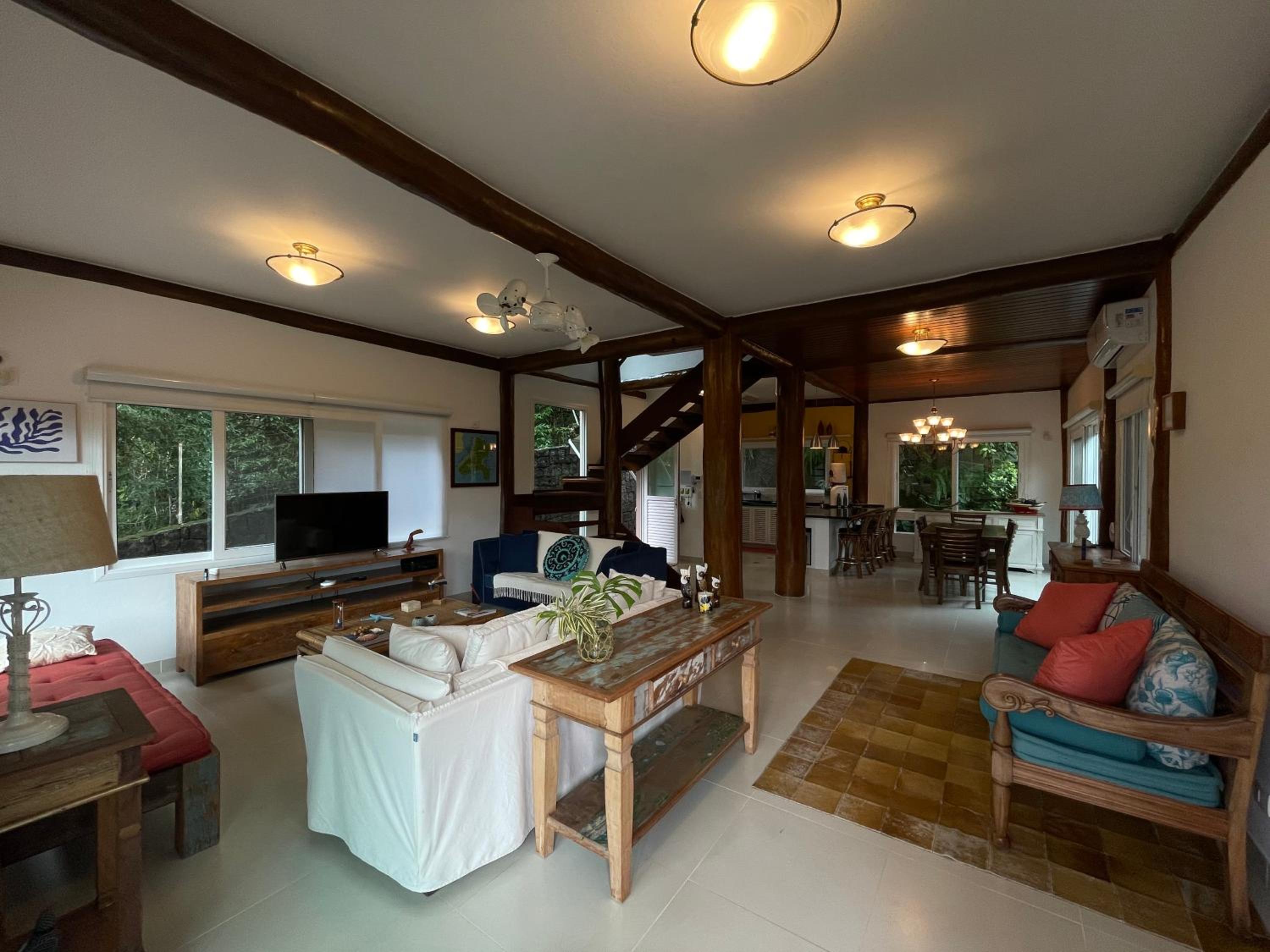 Belíssima Casa em Ilhabela c/ piscina