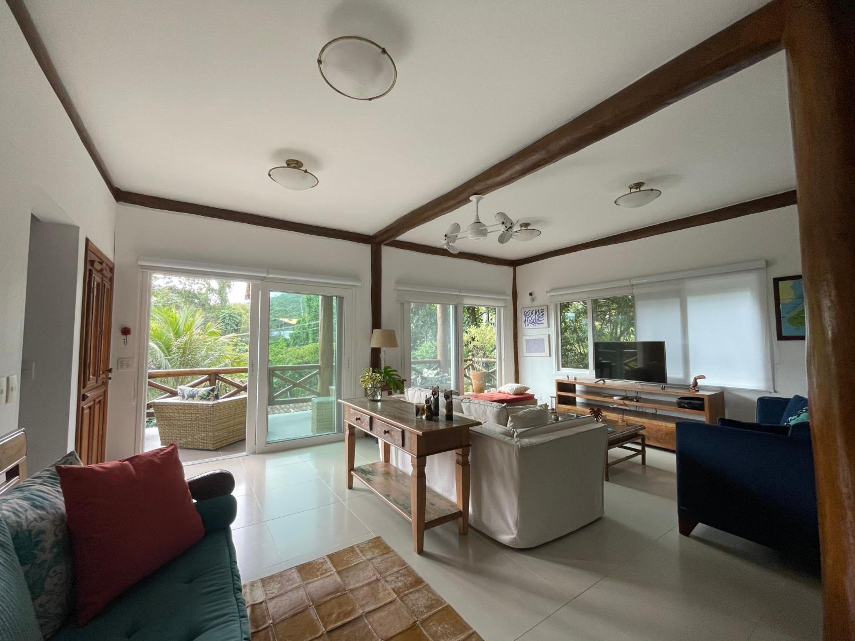 Belíssima Casa em Ilhabela c/ piscina