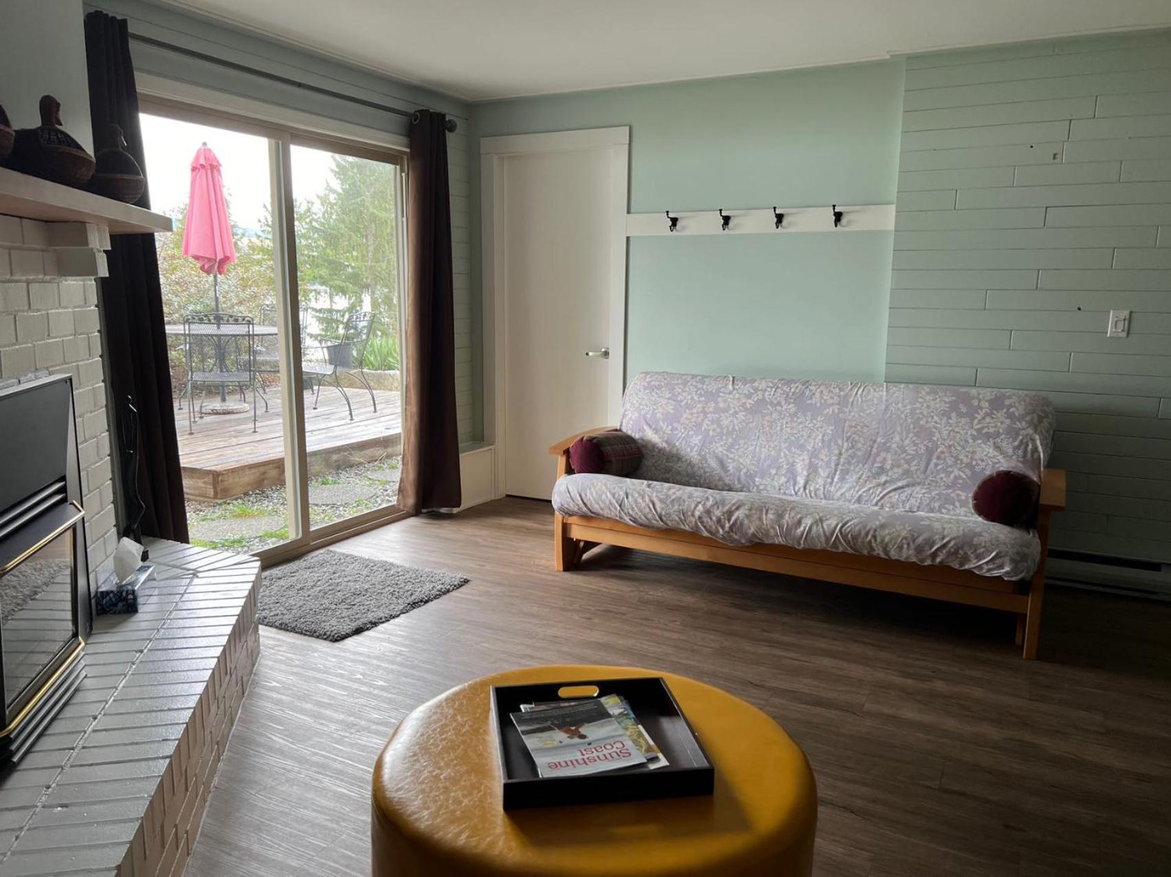 Waterfront Retreat, Beach Access, Group Friendly, Sleeps 14