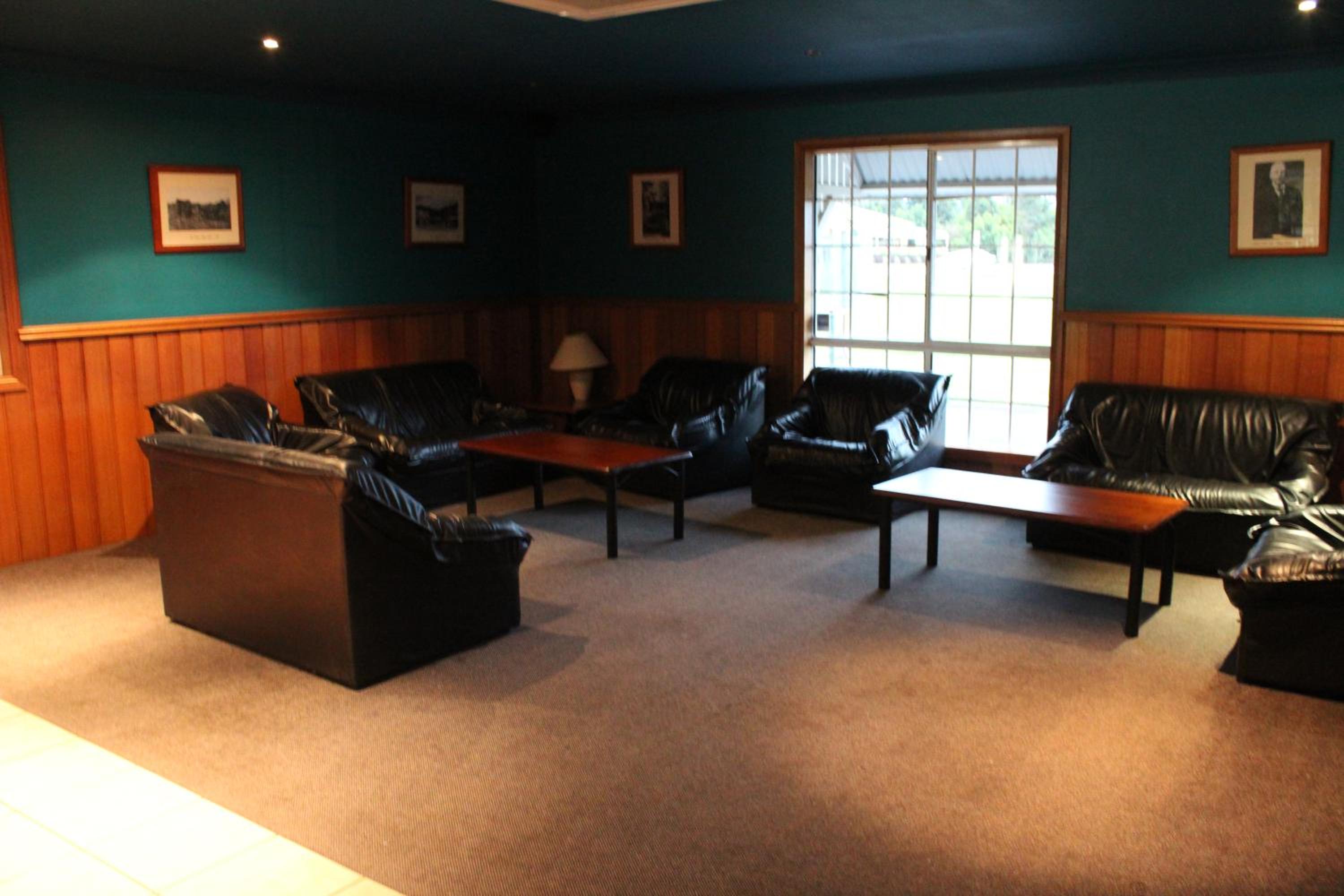 Tully Motel