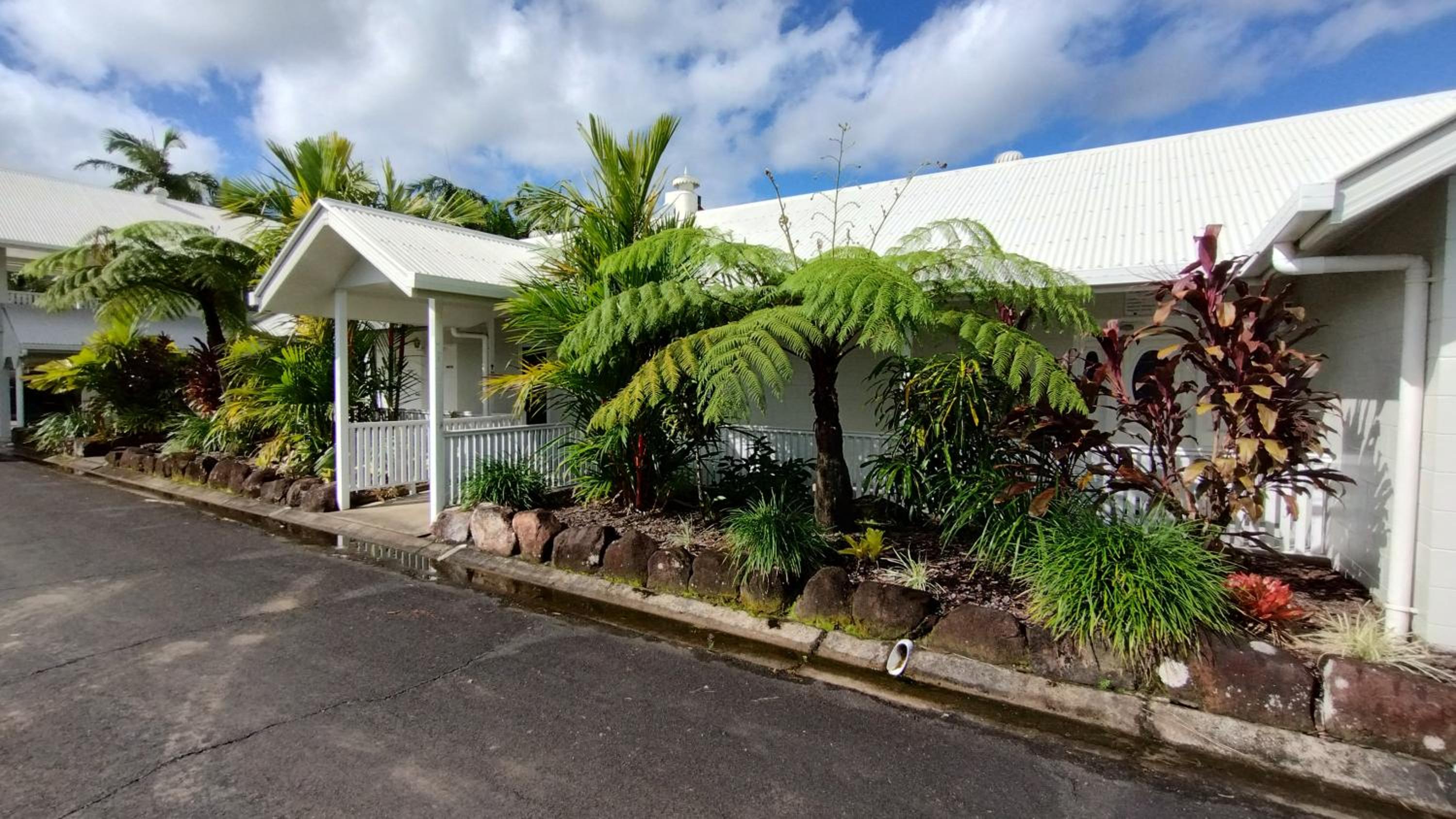 Tully Motel