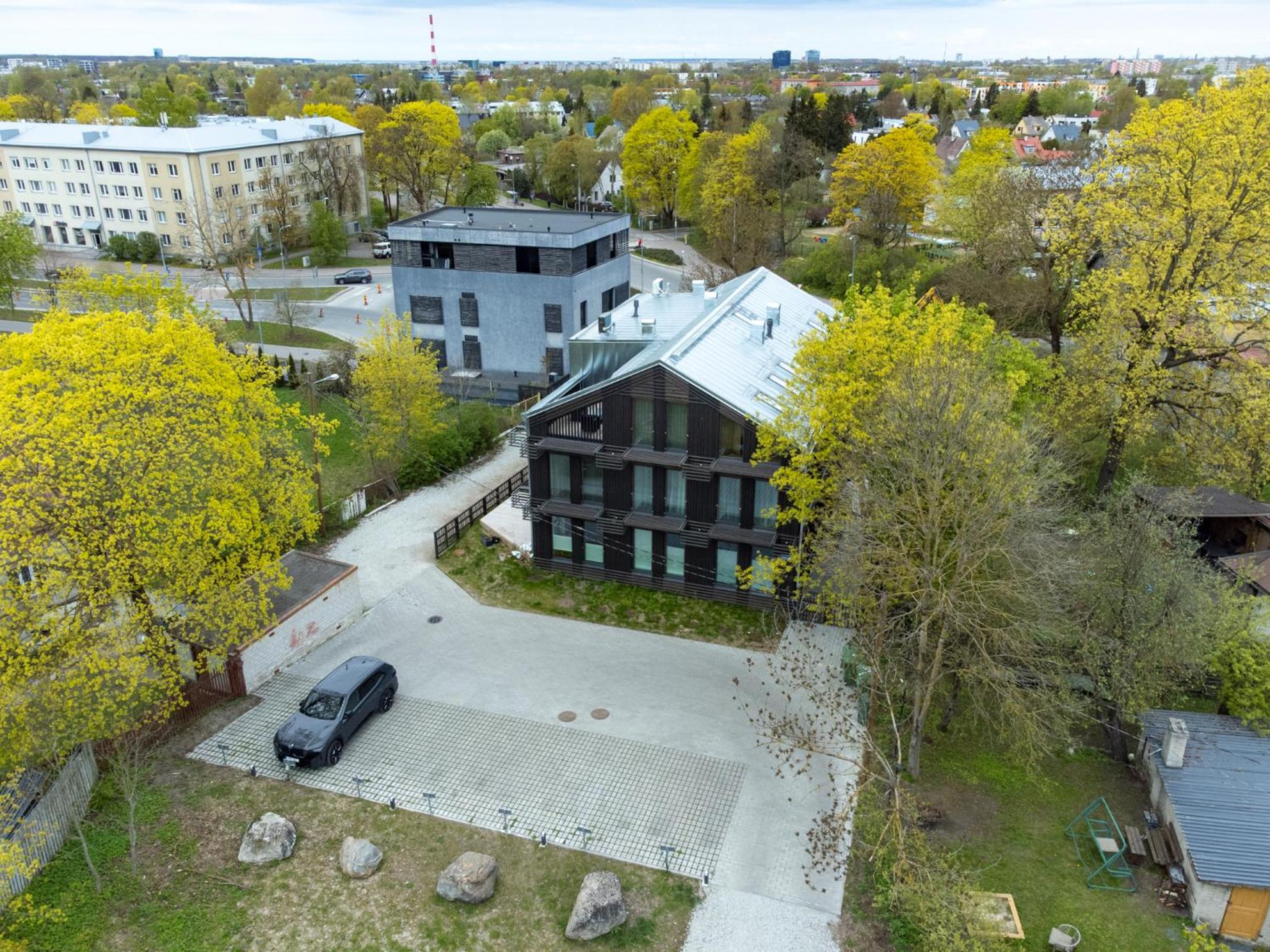 Beautiful new 3BR apartment in great location