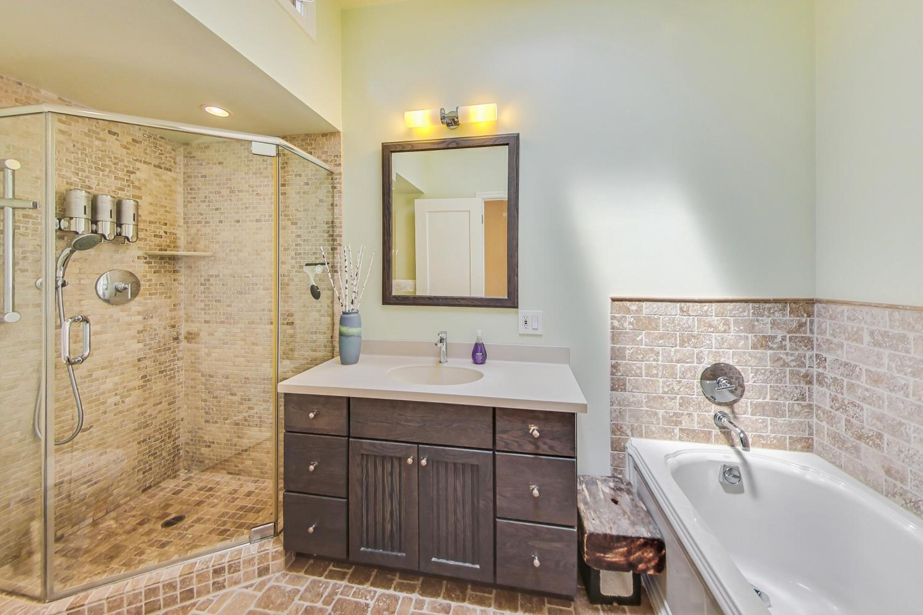 Spacious 2br Near Ocean & Sutro Heights Park view 2
