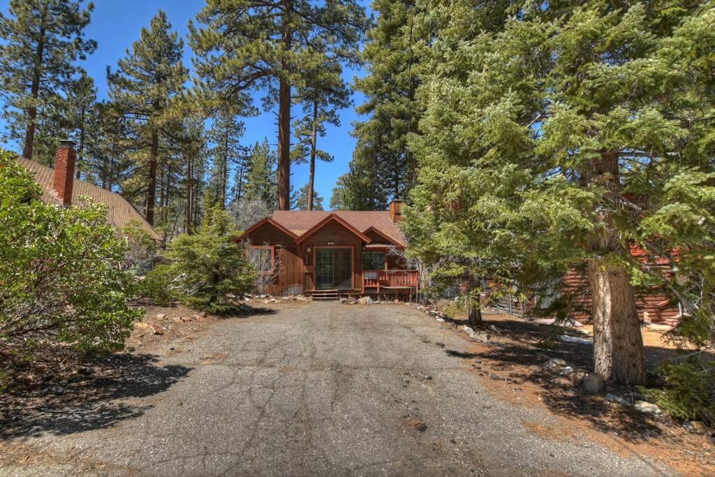 Sunrise Pines Cabin Near the Village view 2