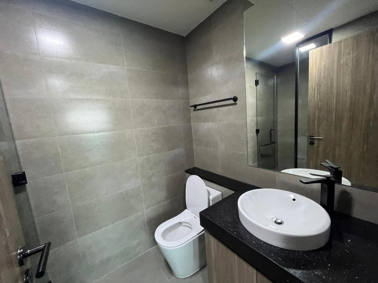 Luxury Delasol Studio- Free Infinity Pool- Near District 1- T-HOUSING