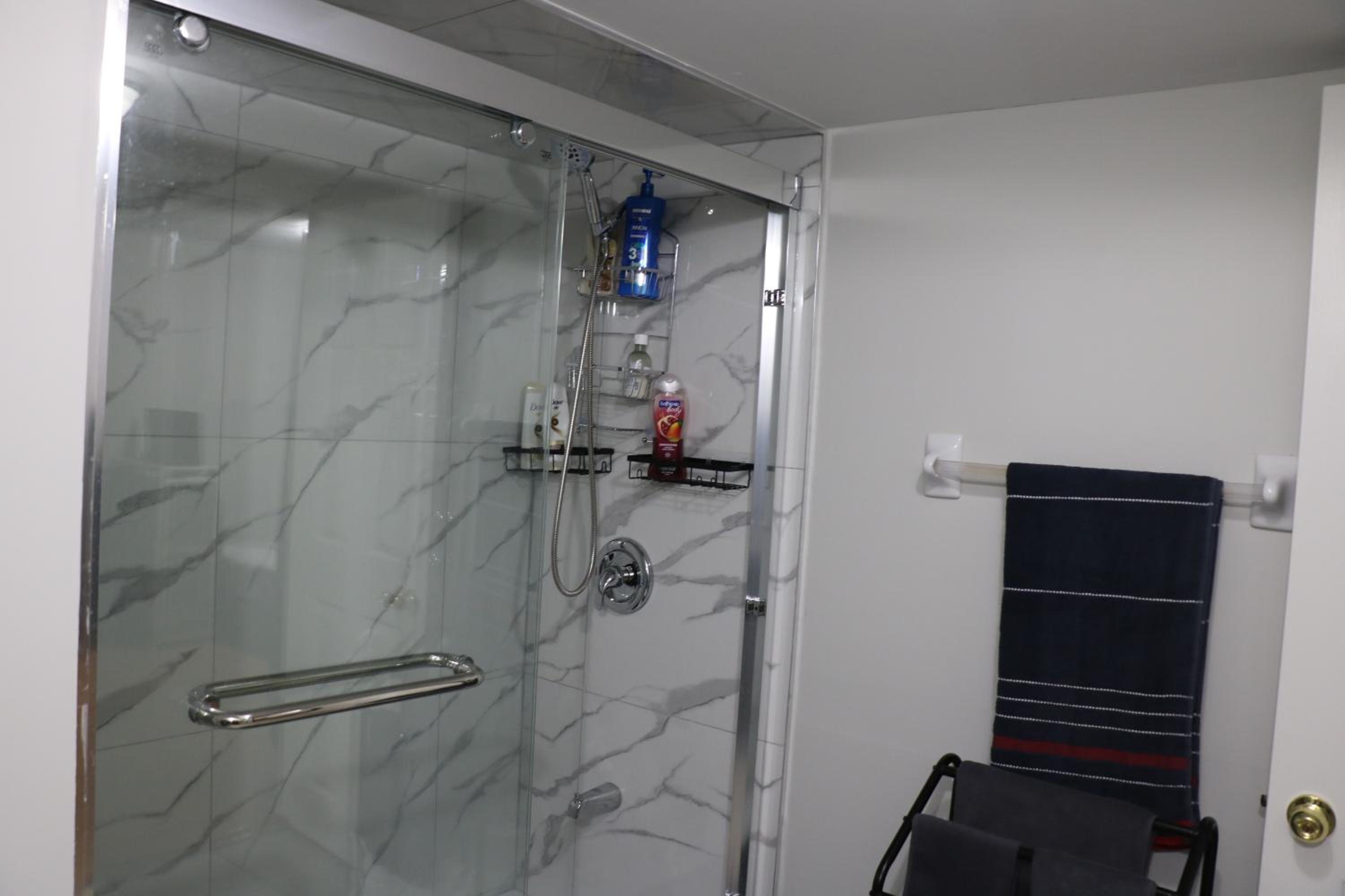 Your Own Suite-Modern Charm Hideaway Near Tor Airpt