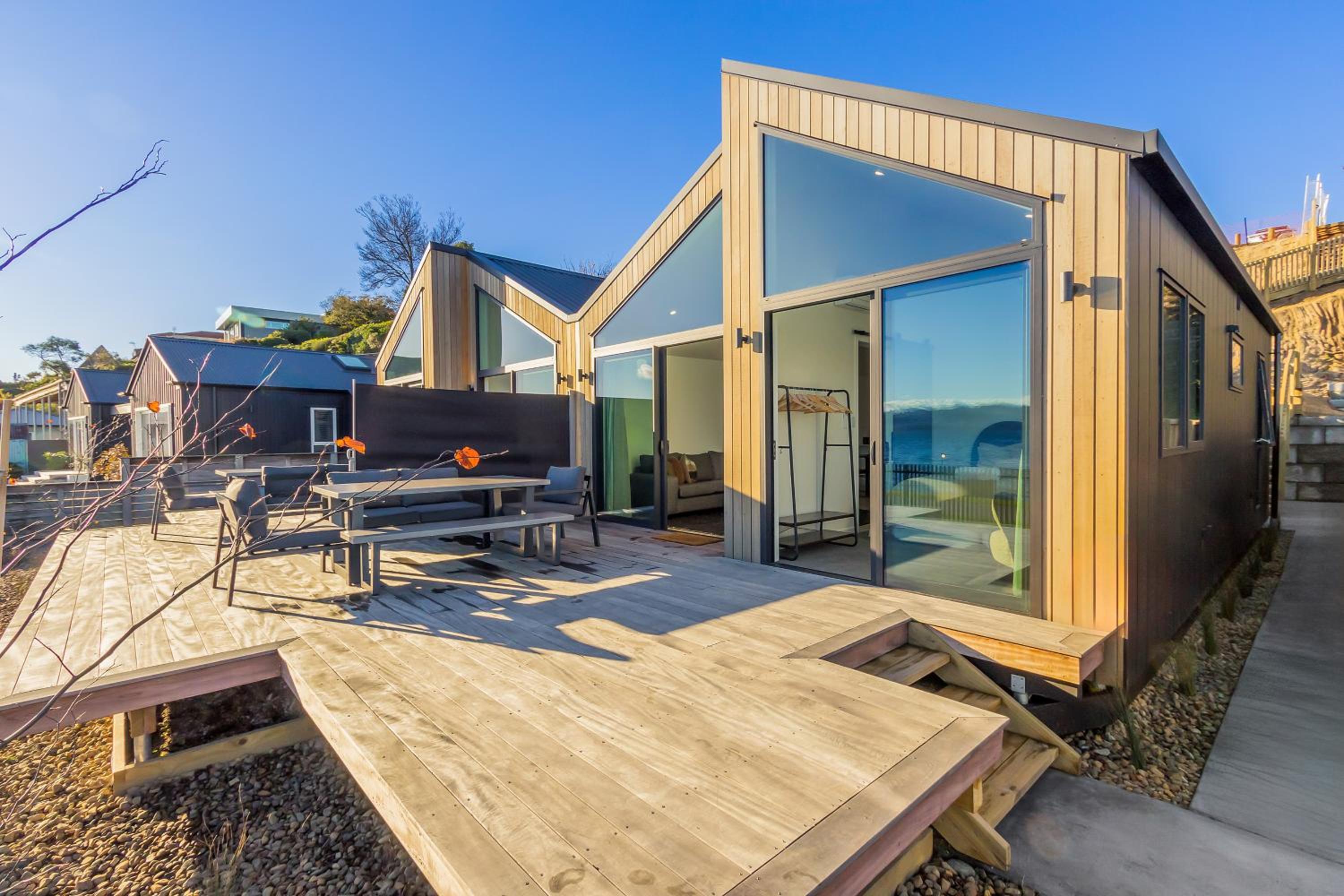 Taupo Vacations - Premium Lakefront Unit Spa Pool - Property Image 2