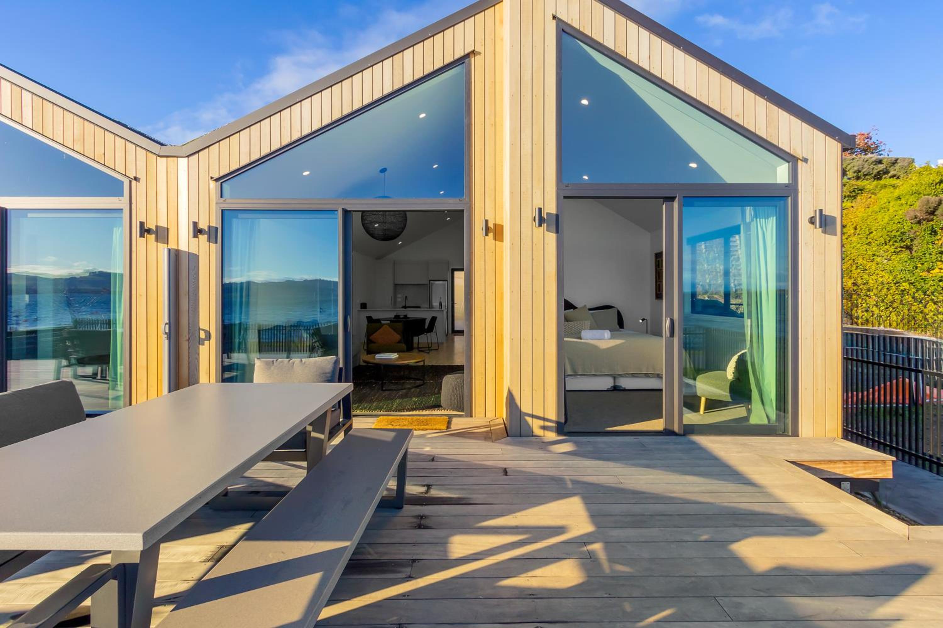 Roam Taupo Lake Front Unit 2 - Spa Pool view 5