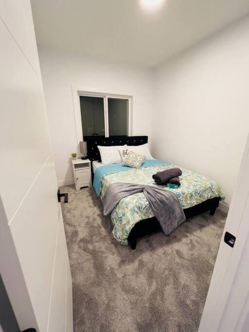M19 Stylish Modern Downtown Home