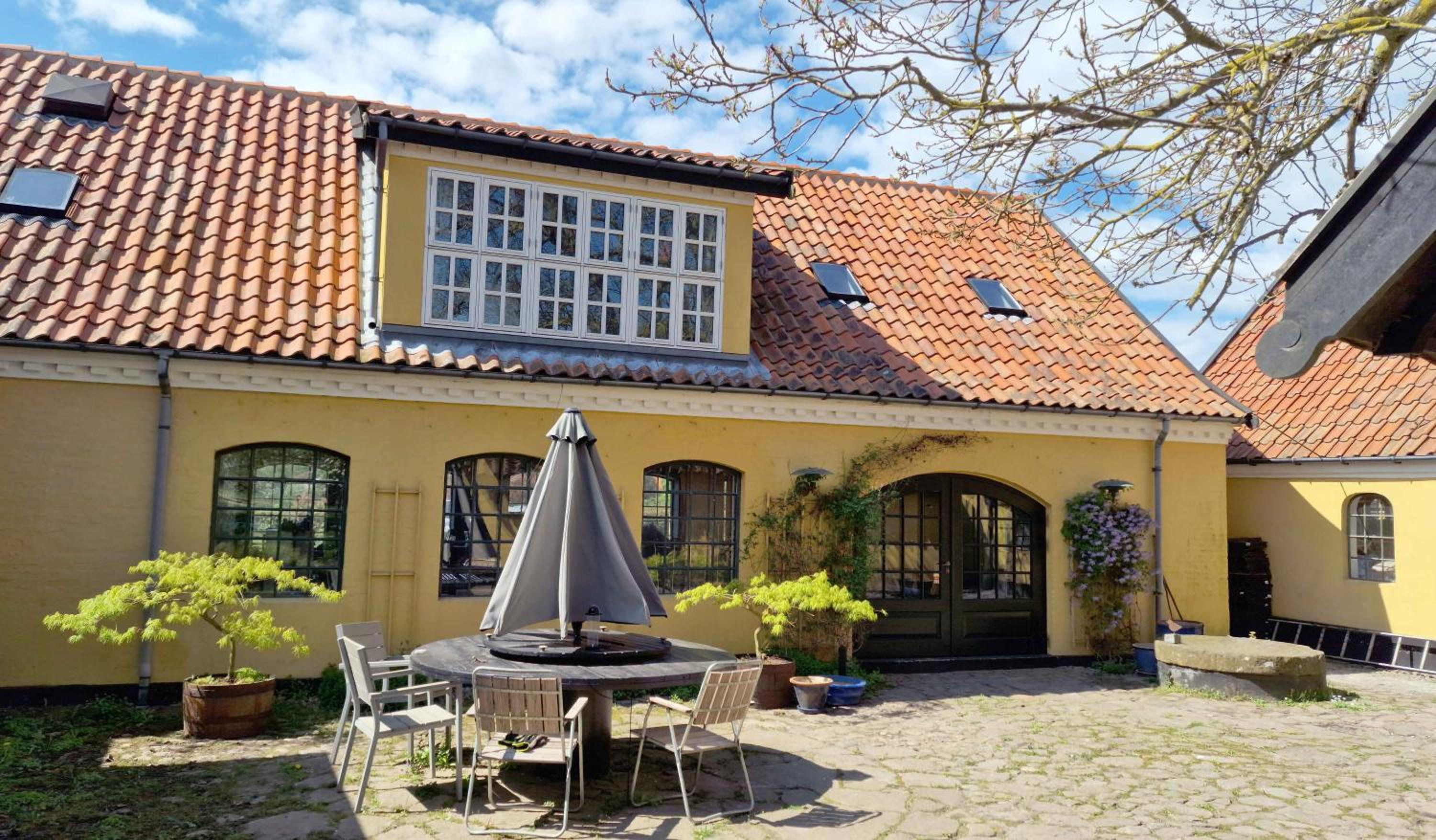 Charming Apartment In The Old Church Forge