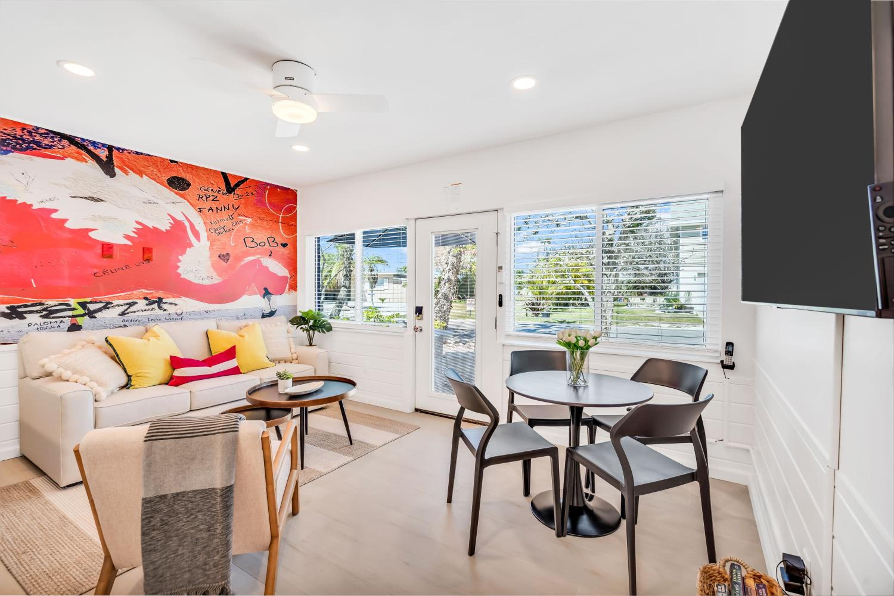 Summer specials! Just 3 blocks to AMI beaches! view 4