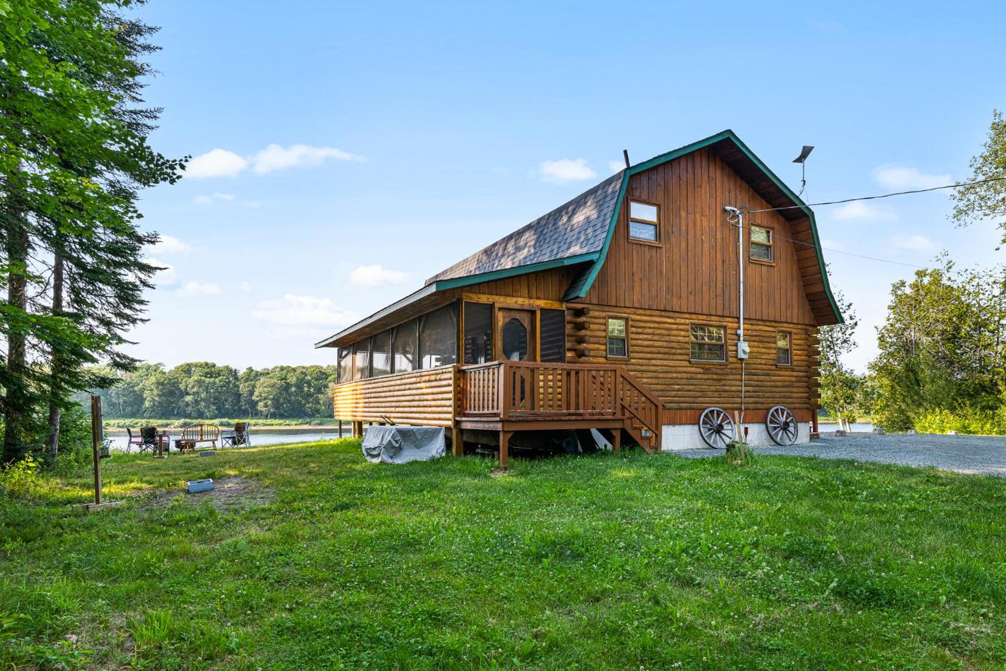 Knotty Pines 4 Bedroom with Waterfront Views