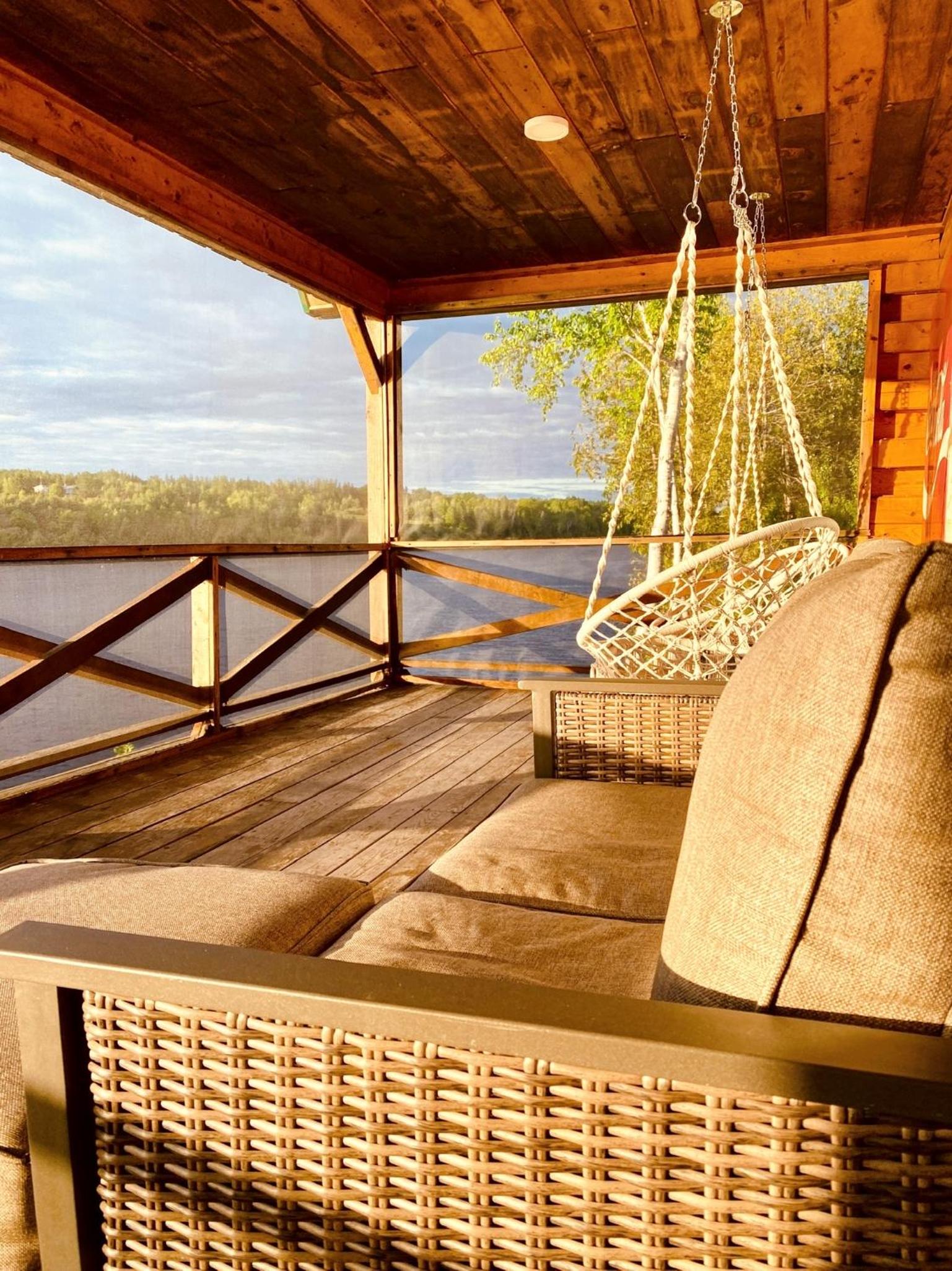 Knotty Pines 4 Bedroom with Waterfront Views