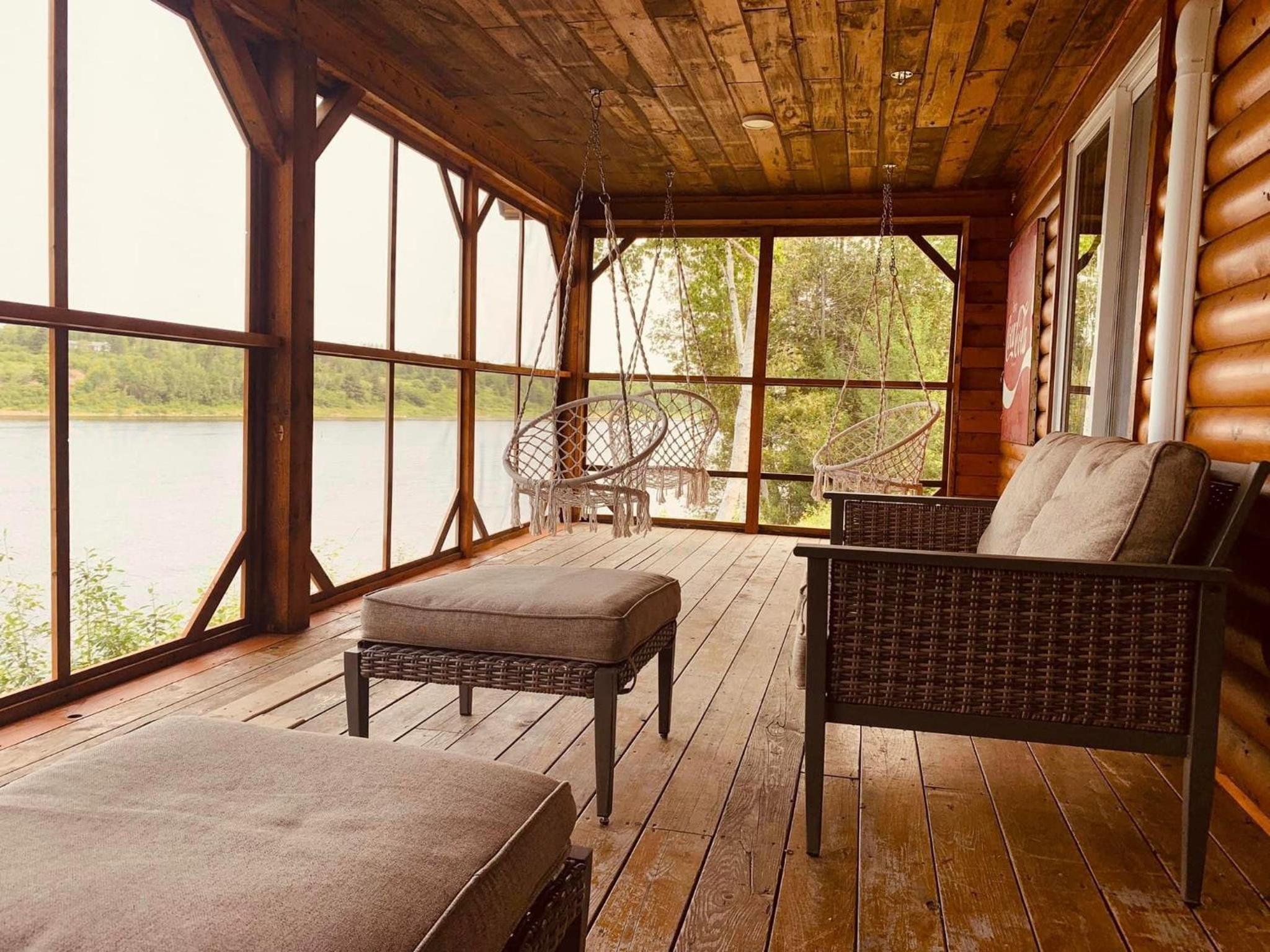 Knotty Pines 4 Bedroom with Waterfront Views