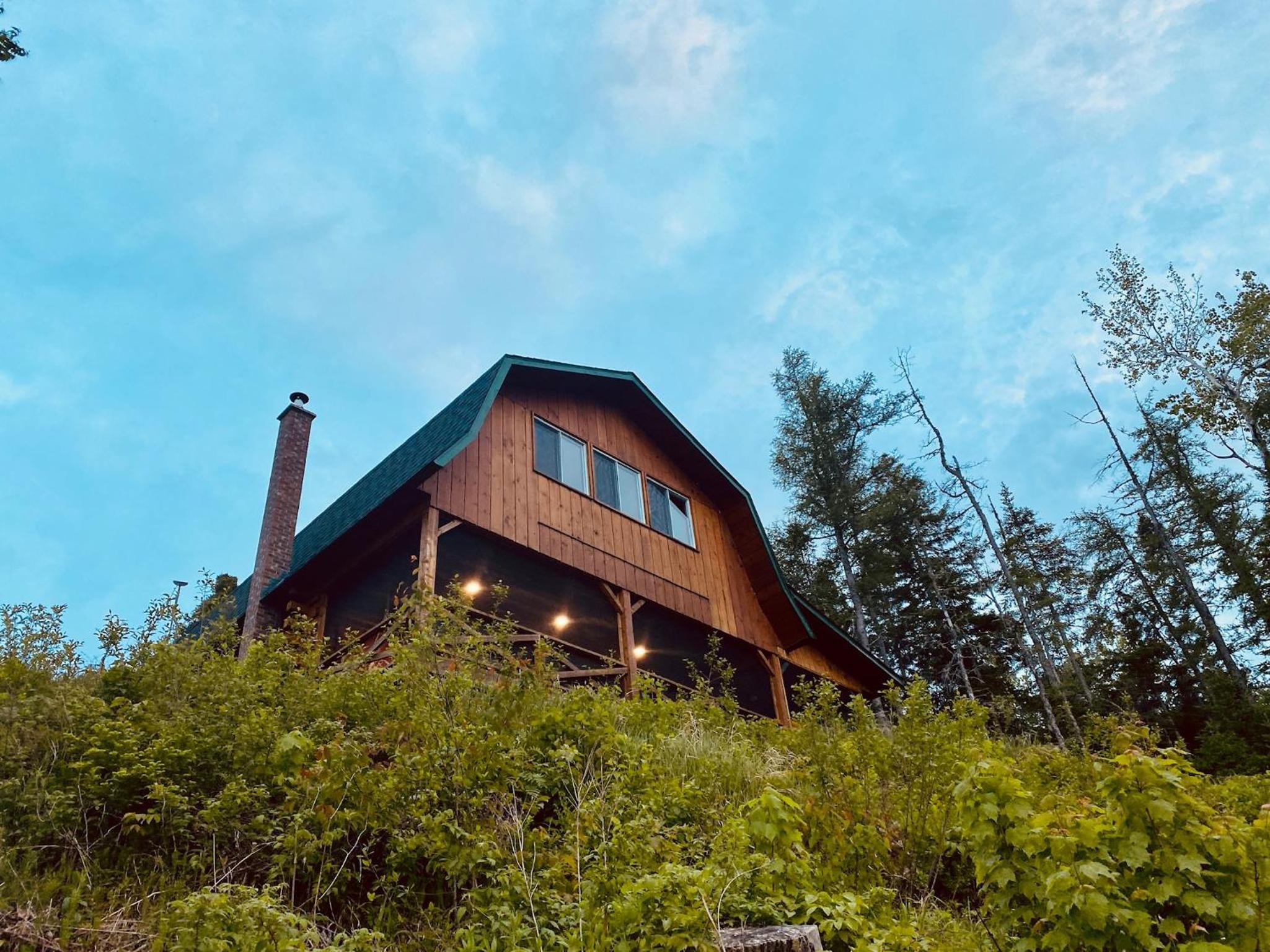 Knotty Pines 4 Bedroom with Waterfront Views