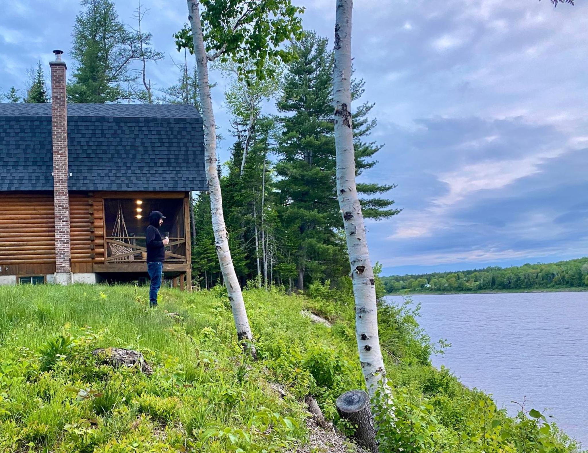 Knotty Pines 4 Bedroom with Waterfront Views