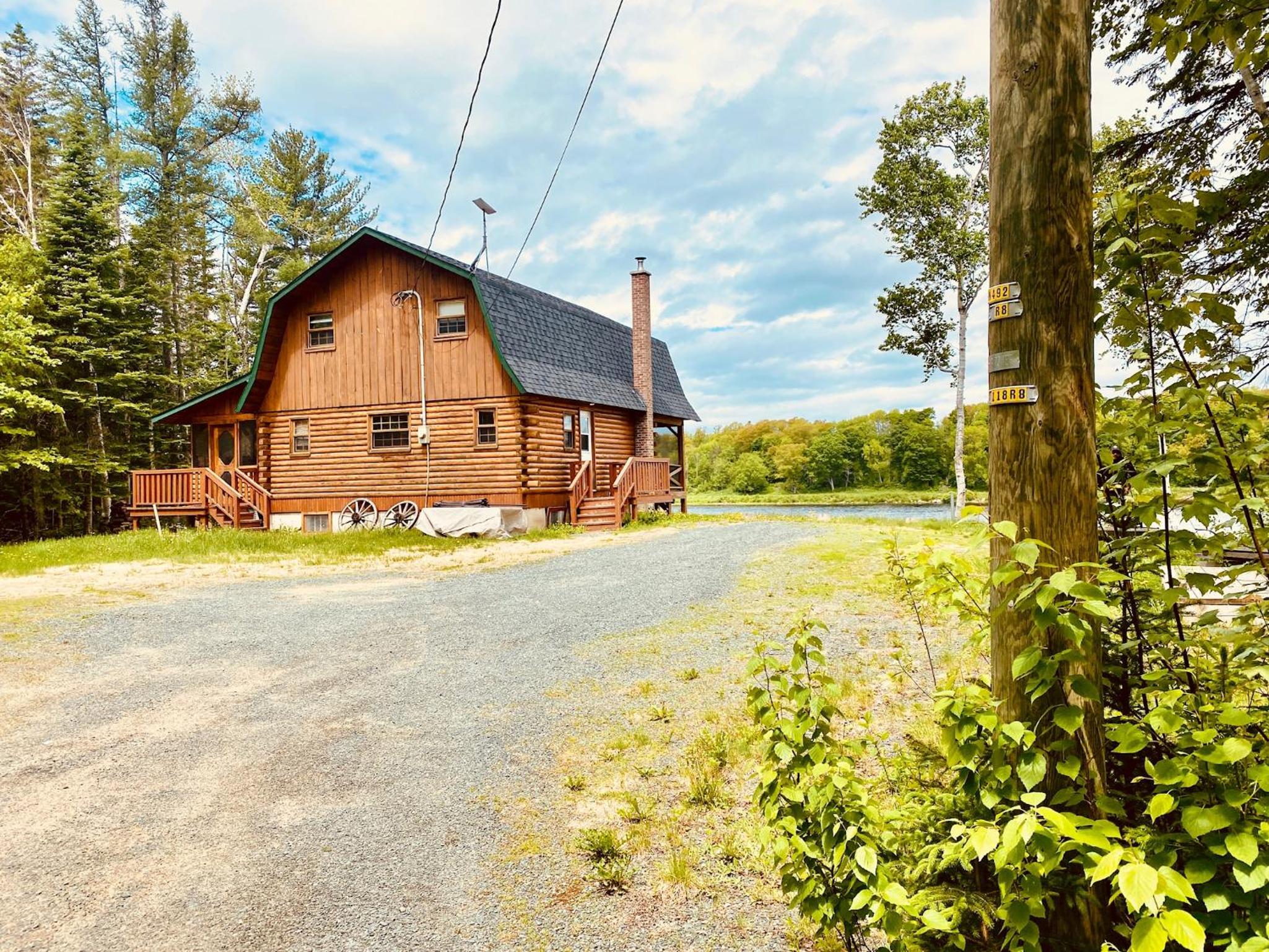 Knotty Pines 4 Bedroom with Waterfront Views