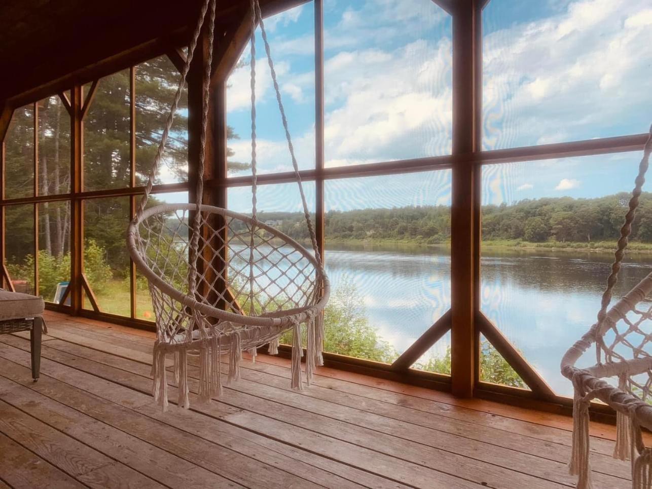 Knotty Pines 4 Bedroom with Waterfront Views