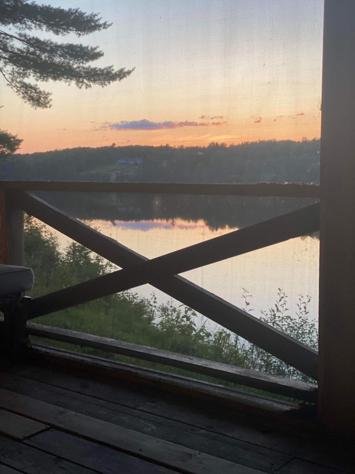 Knotty Pines 4 Bedroom with Waterfront Views