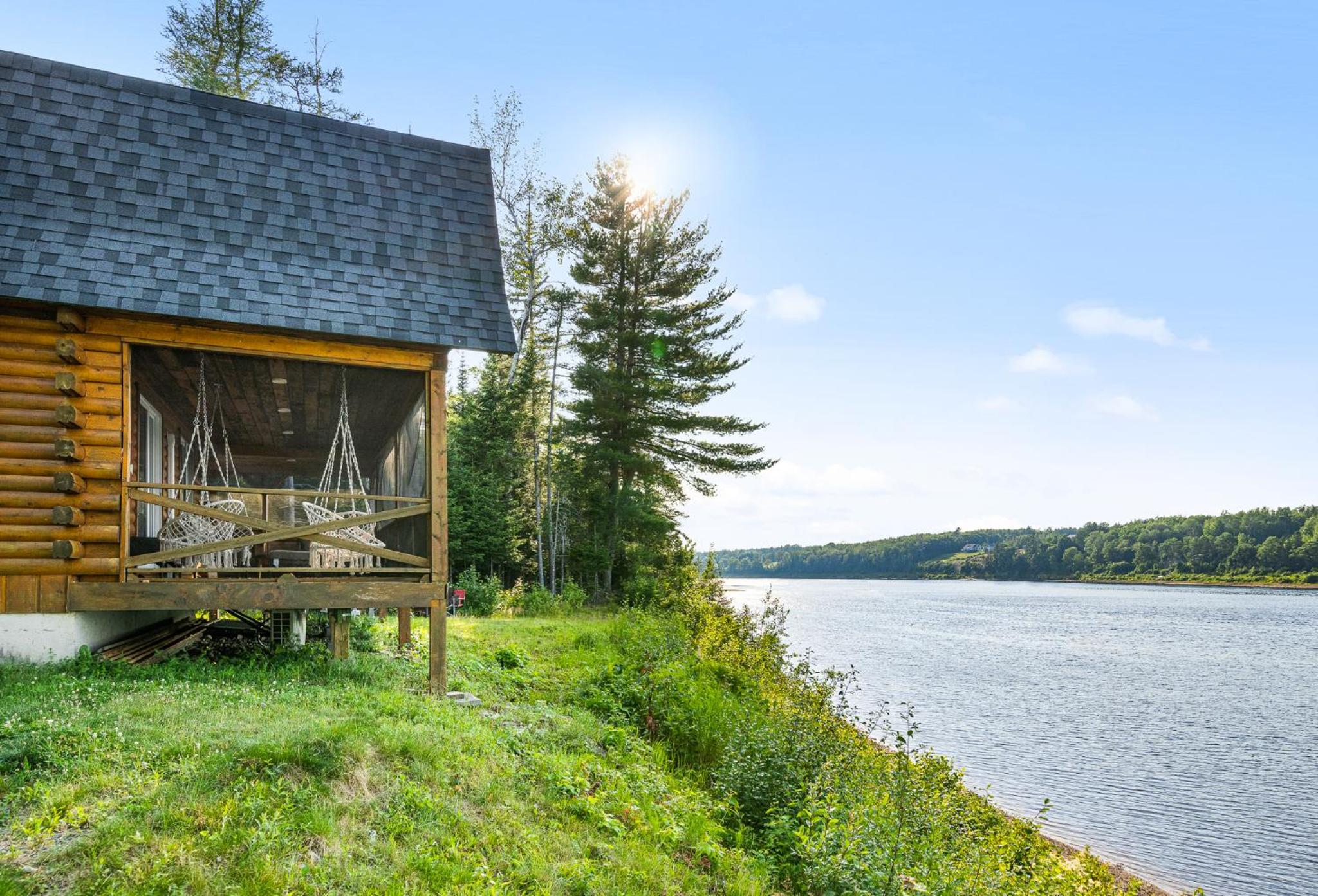 Knotty Pines 4 Bedroom with Waterfront Views
