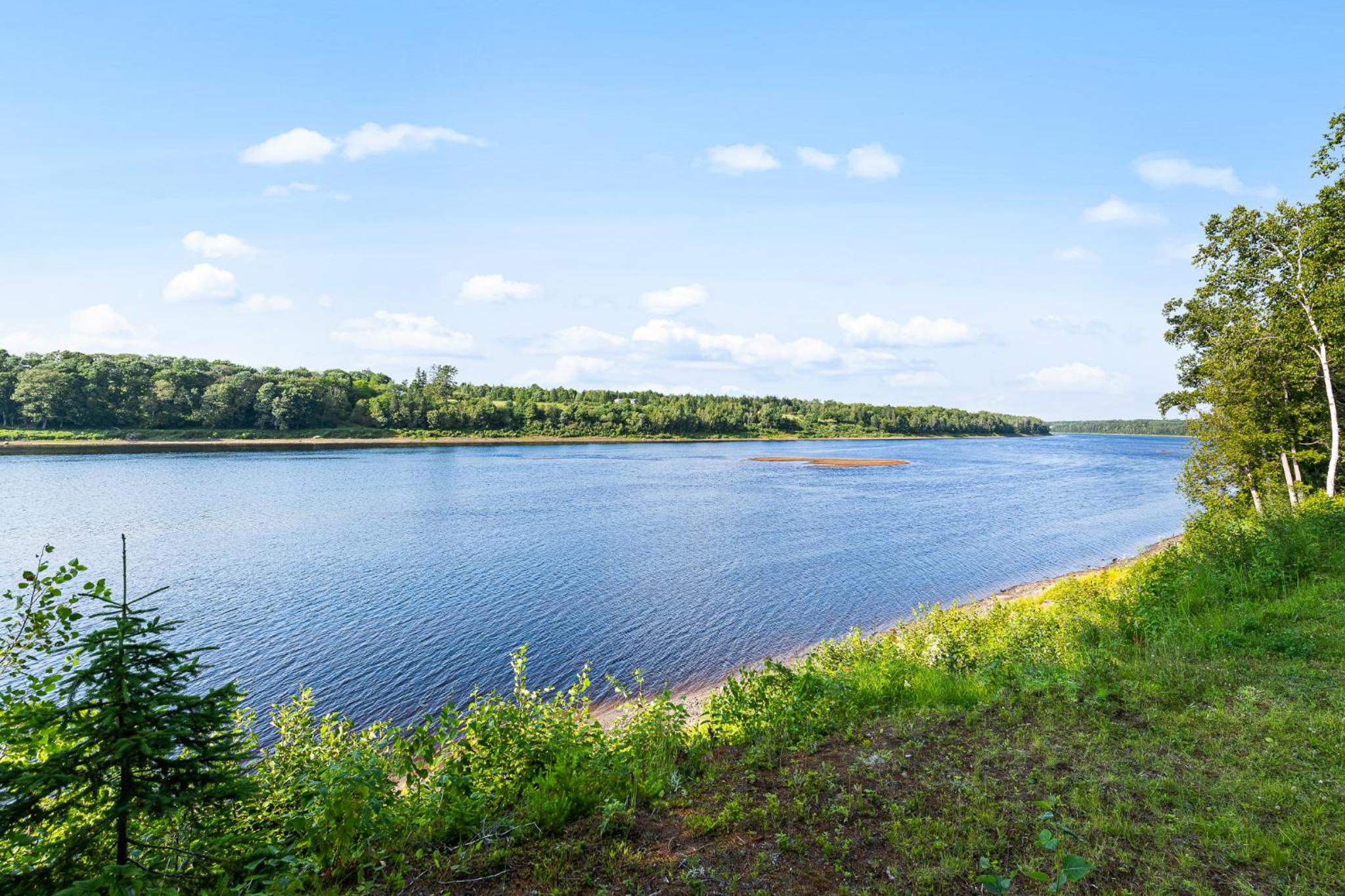 Knotty Pines 4 Bedroom with Waterfront Views