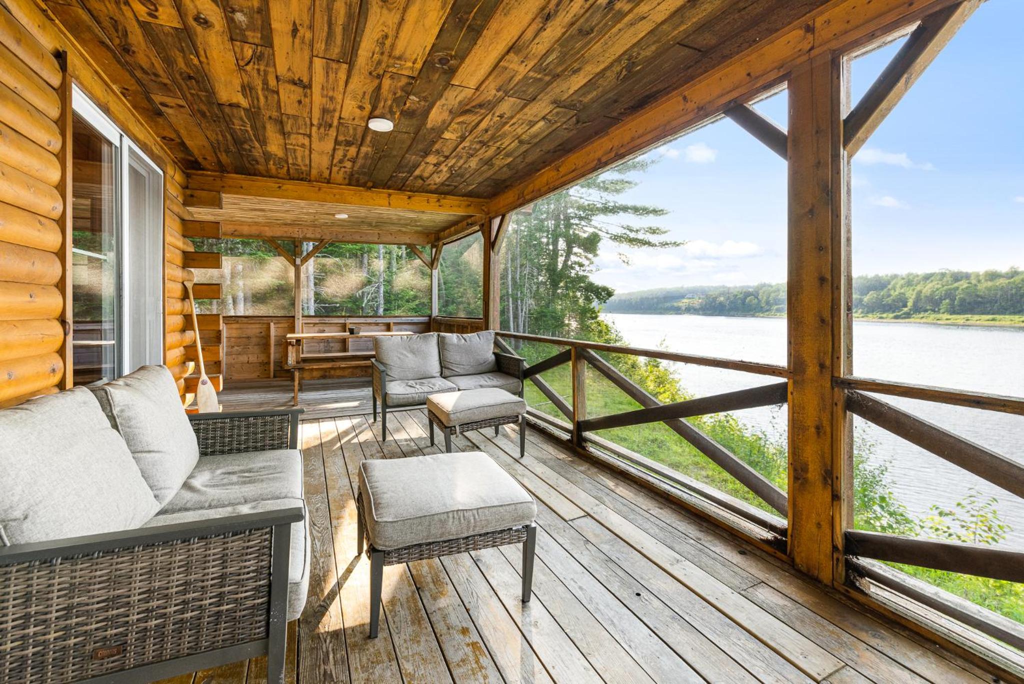 Knotty Pines 4 Bedroom with Waterfront Views