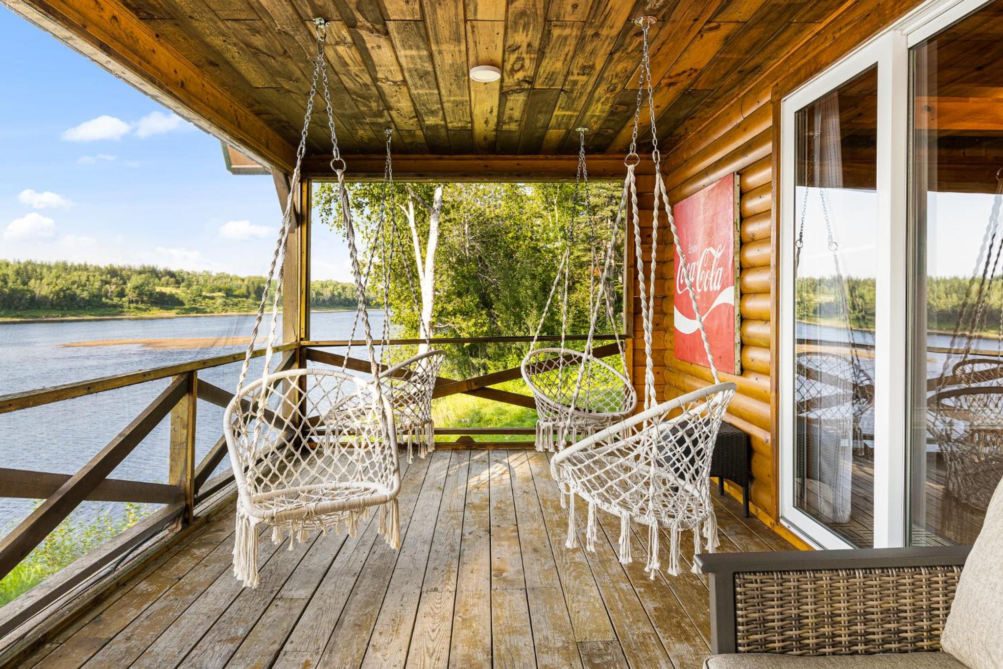 Knotty Pines 4 Bedroom with Waterfront Views