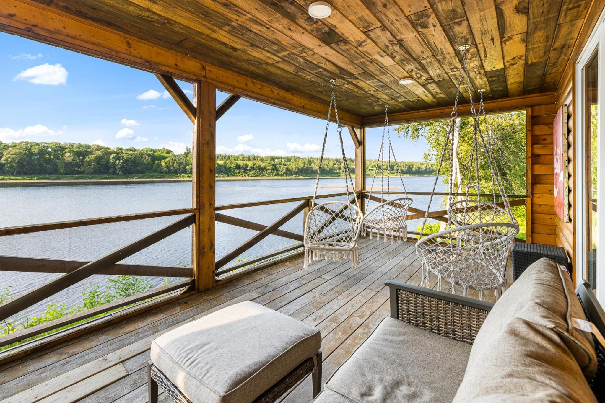 Knotty Pines 4 Bedroom with Waterfront Views