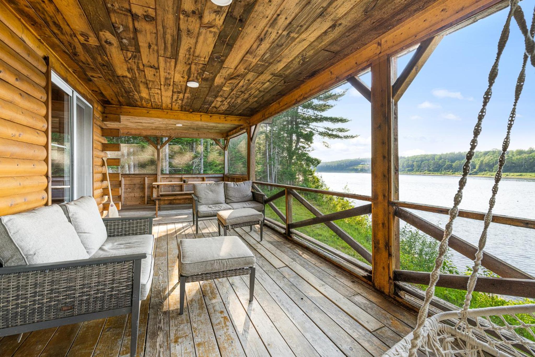 Knotty Pines 4 Bedroom with Waterfront Views