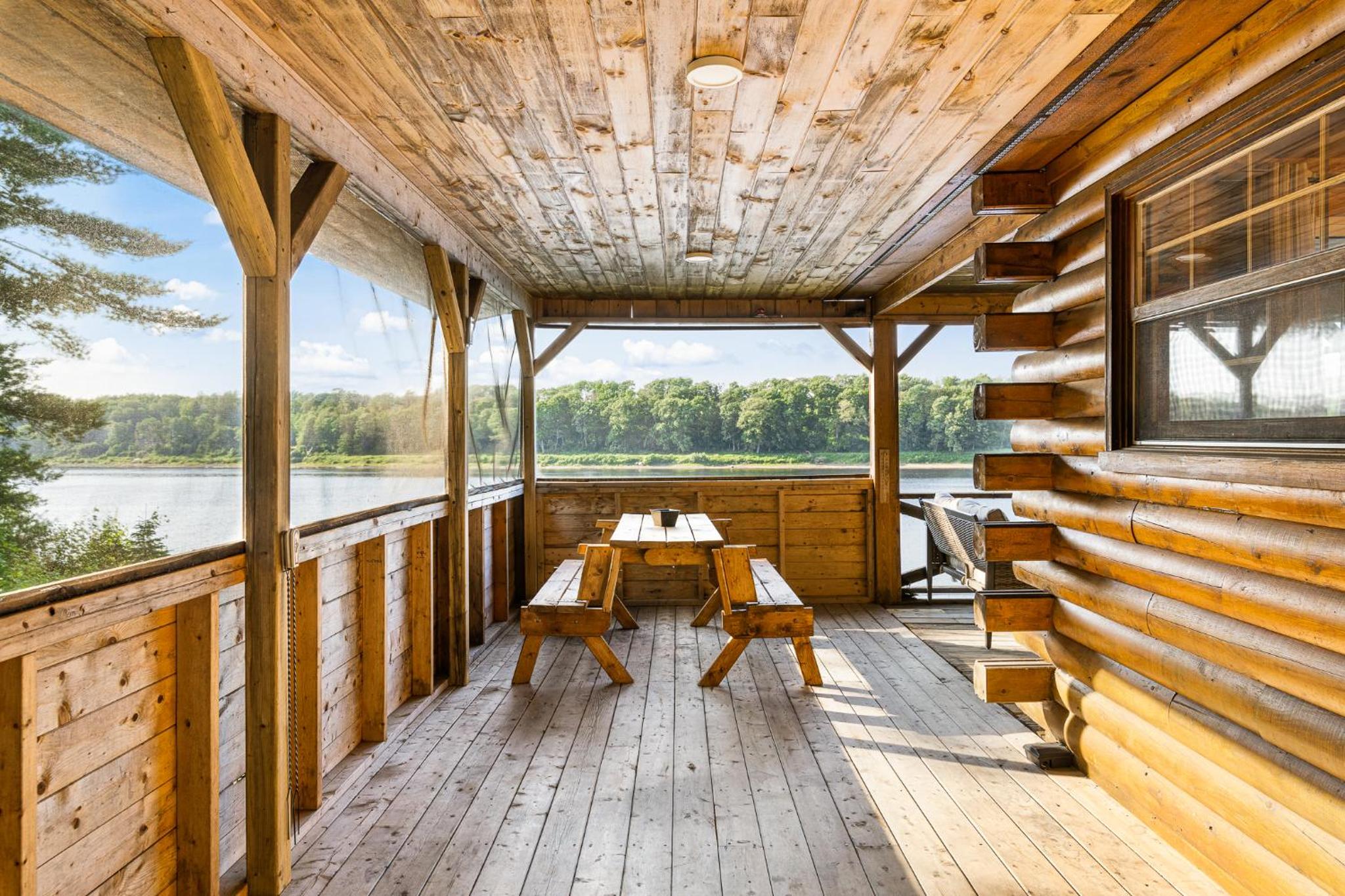 Knotty Pines 4 Bedroom with Waterfront Views