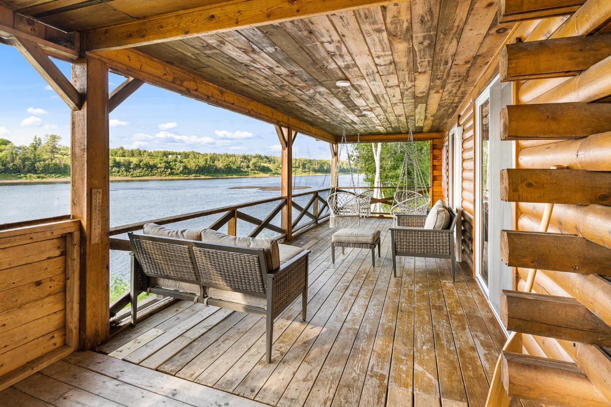 Knotty Pines 4 Bedroom with Waterfront Views
