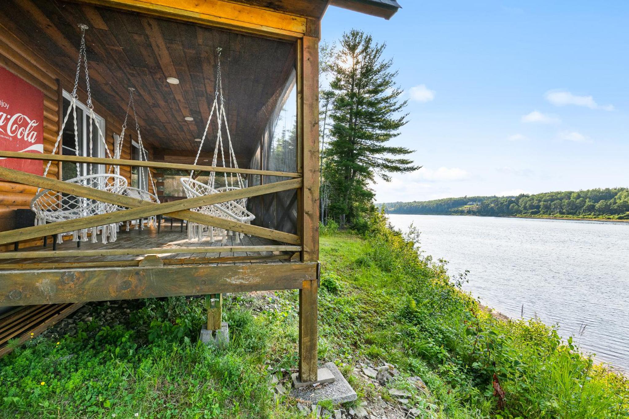 Knotty Pines 4 Bedroom with Waterfront Views