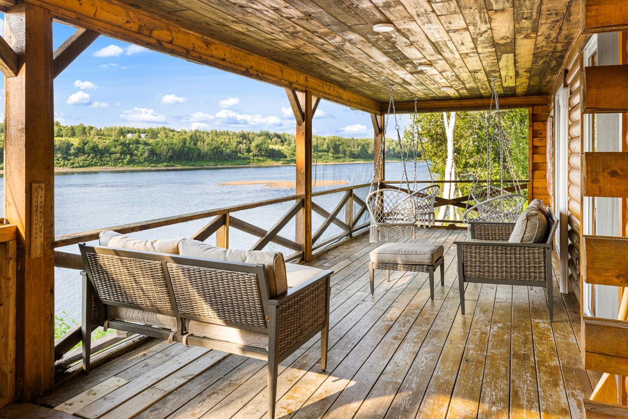 Knotty Pines 4 Bedroom with Waterfront Views