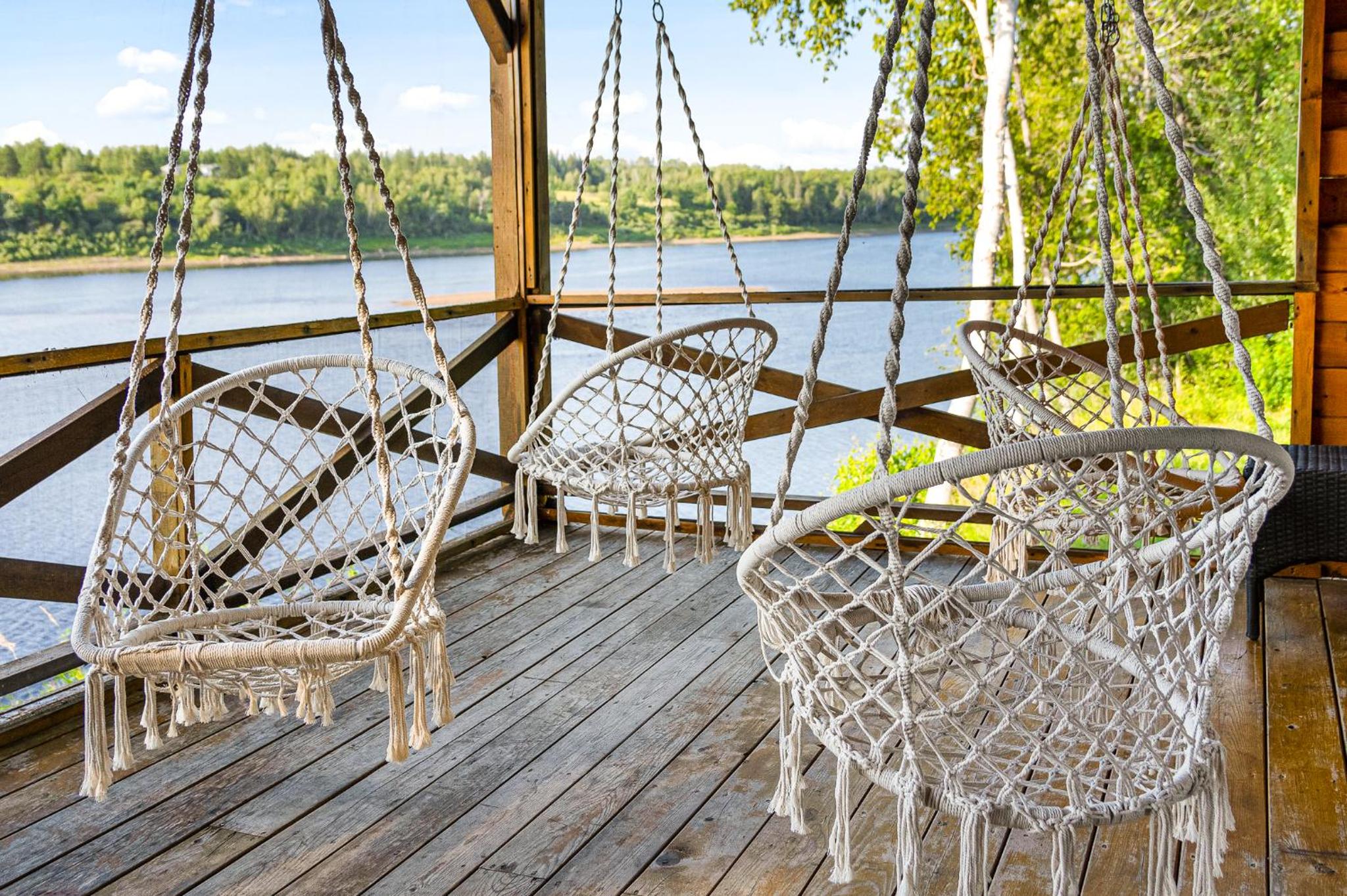 Knotty Pines 4 Bedroom with Waterfront Views