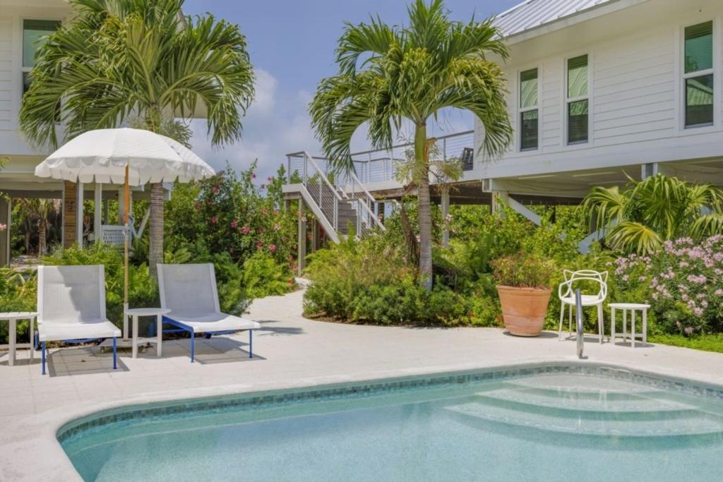 Arcadia-Stunning Gulf Front Beauty! home view 3