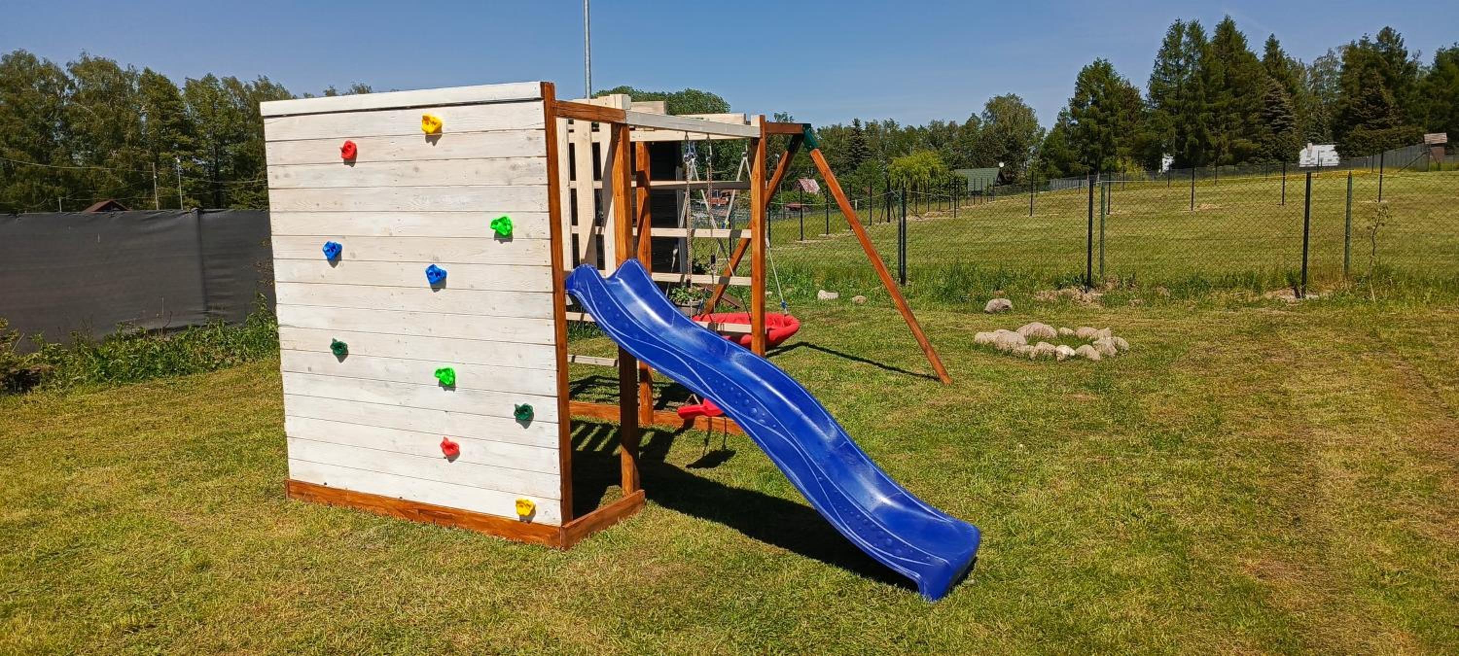Domek Mazurski całoroczny nad jeziorem z sauną i Jacuzzi SPA