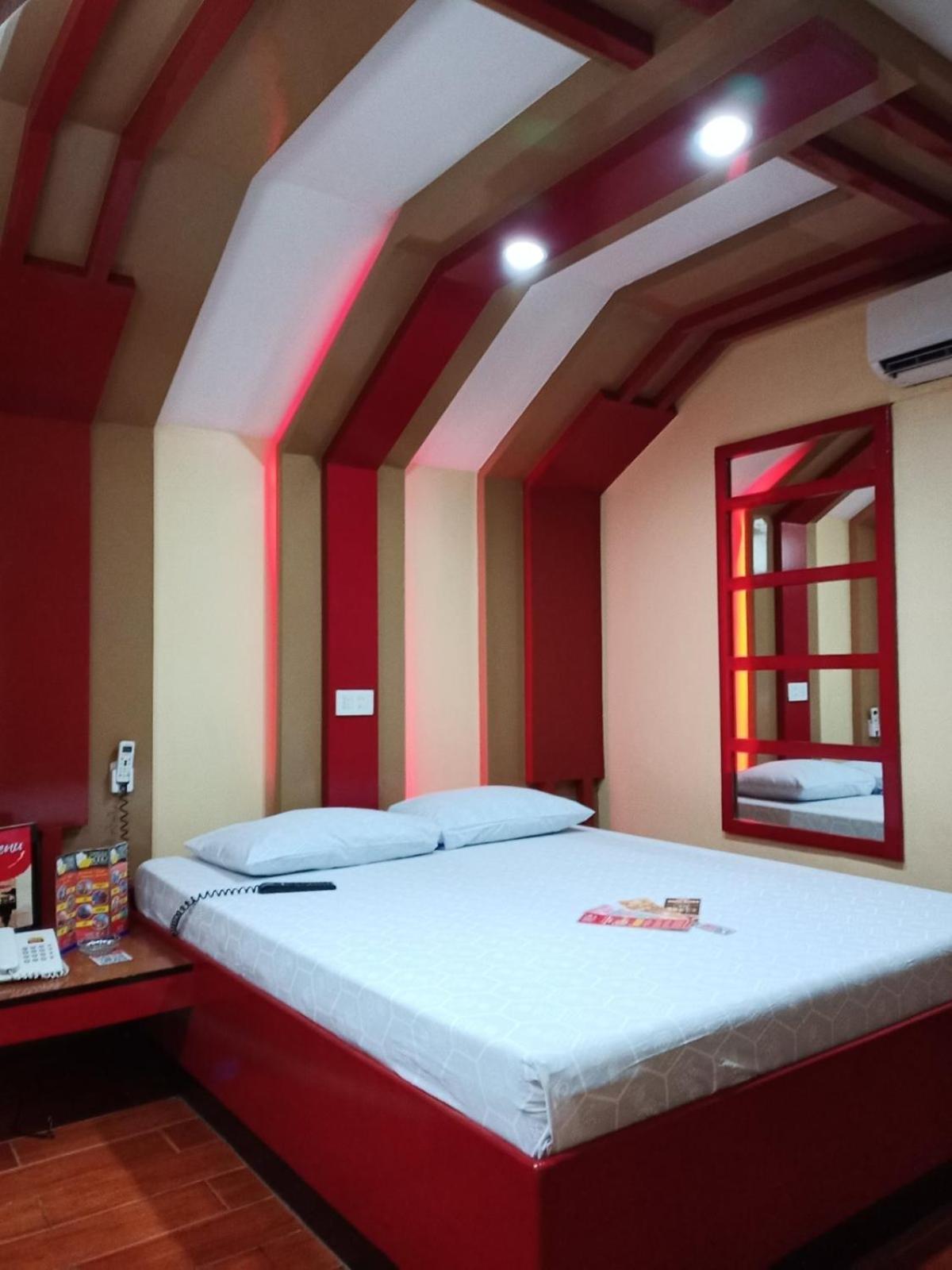 Hotel Sogo Edsa Caloocan — Manila