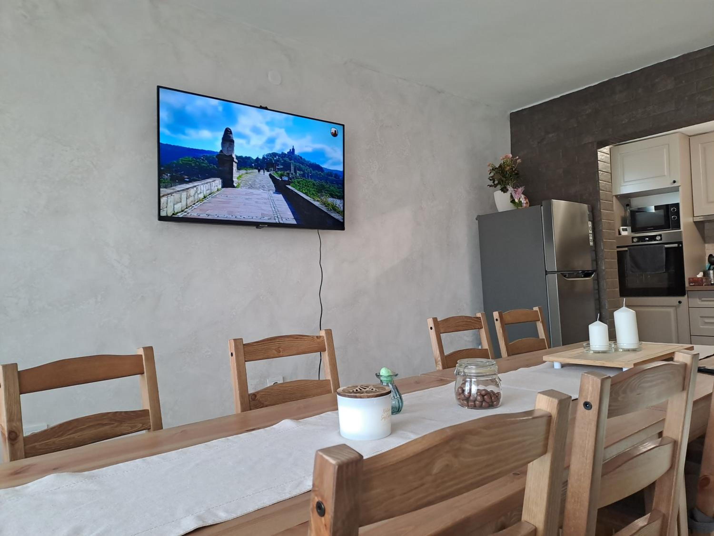 LAZARA Guest House
