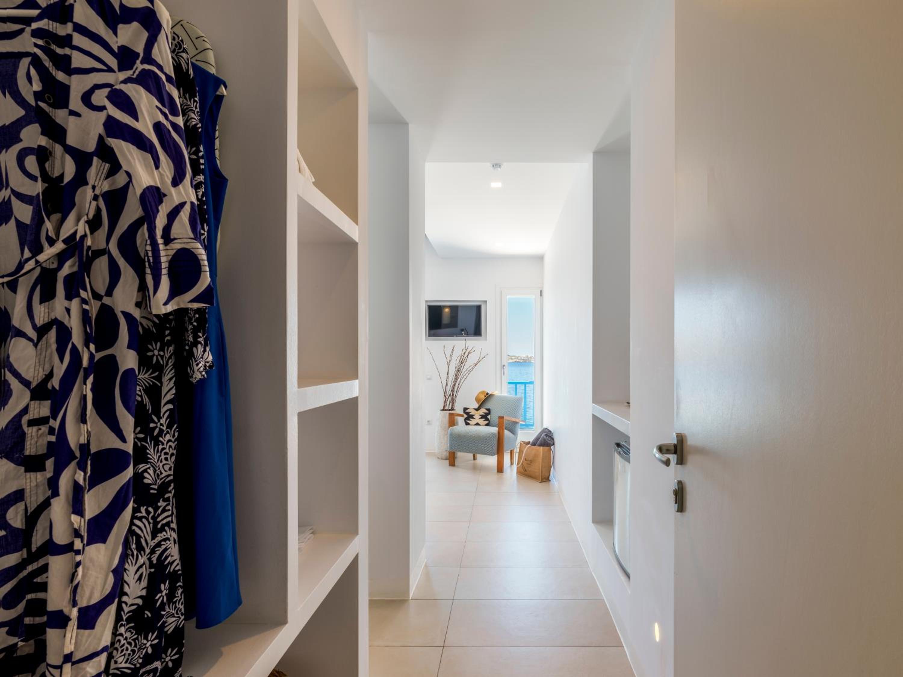 Bluetopia Suites