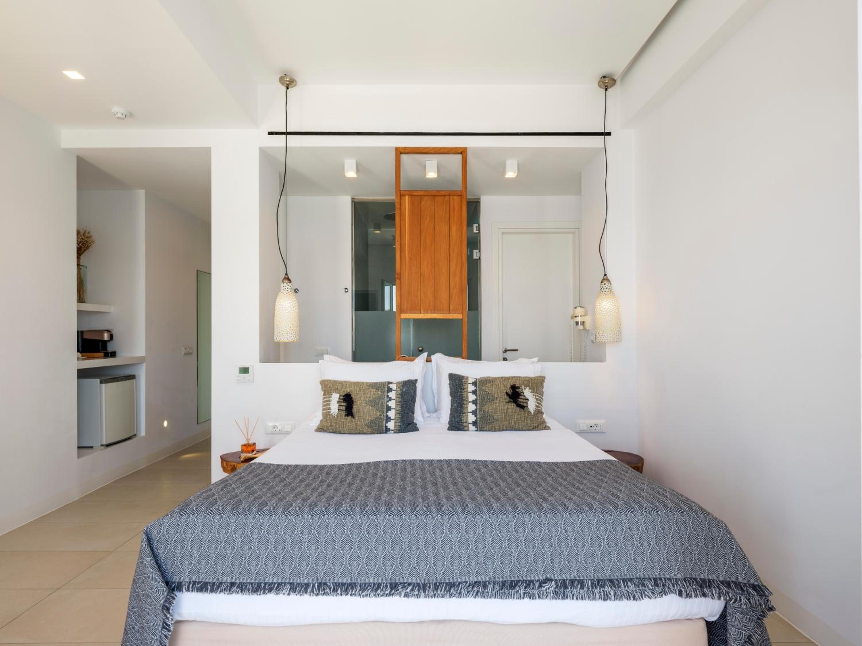 Bluetopia Suites